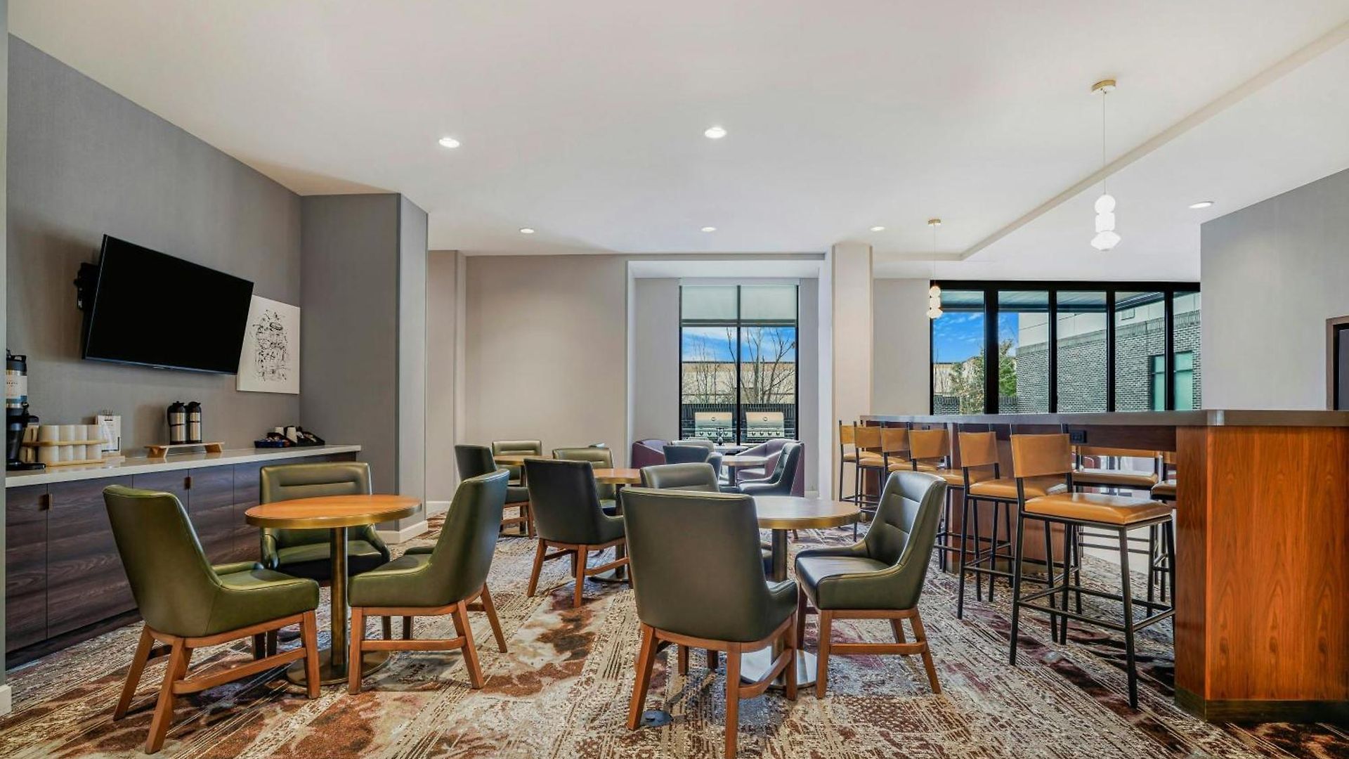 Hotel By Marriott Metro Center 3*