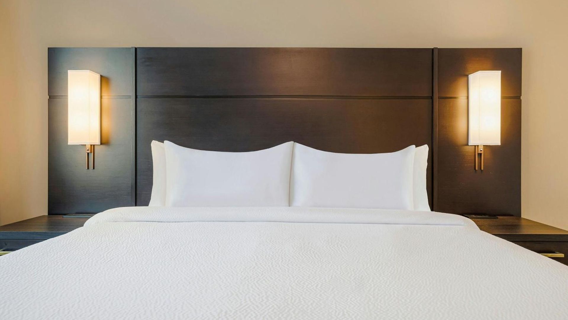 By Marriott Metro Center Hotel Nashville