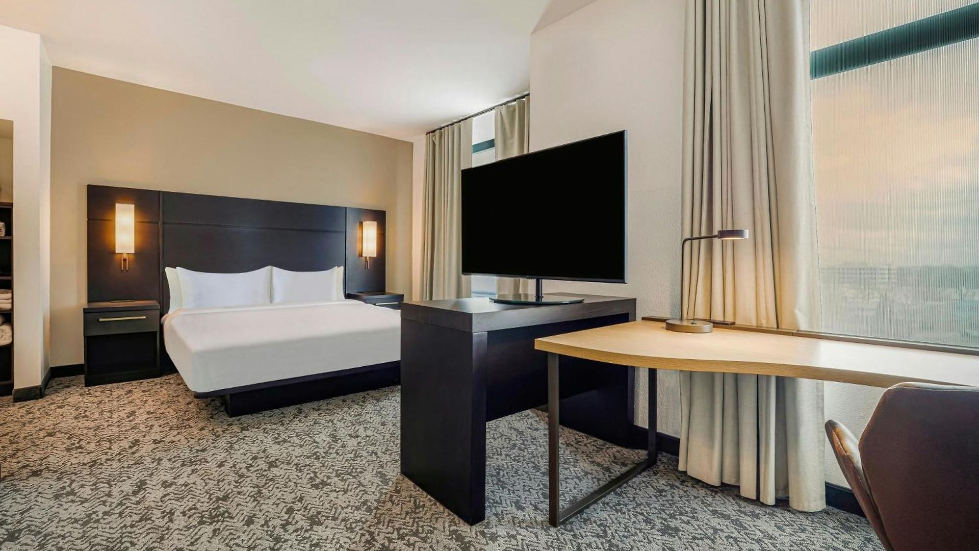 Hotel By Marriott Metro Center Nashville