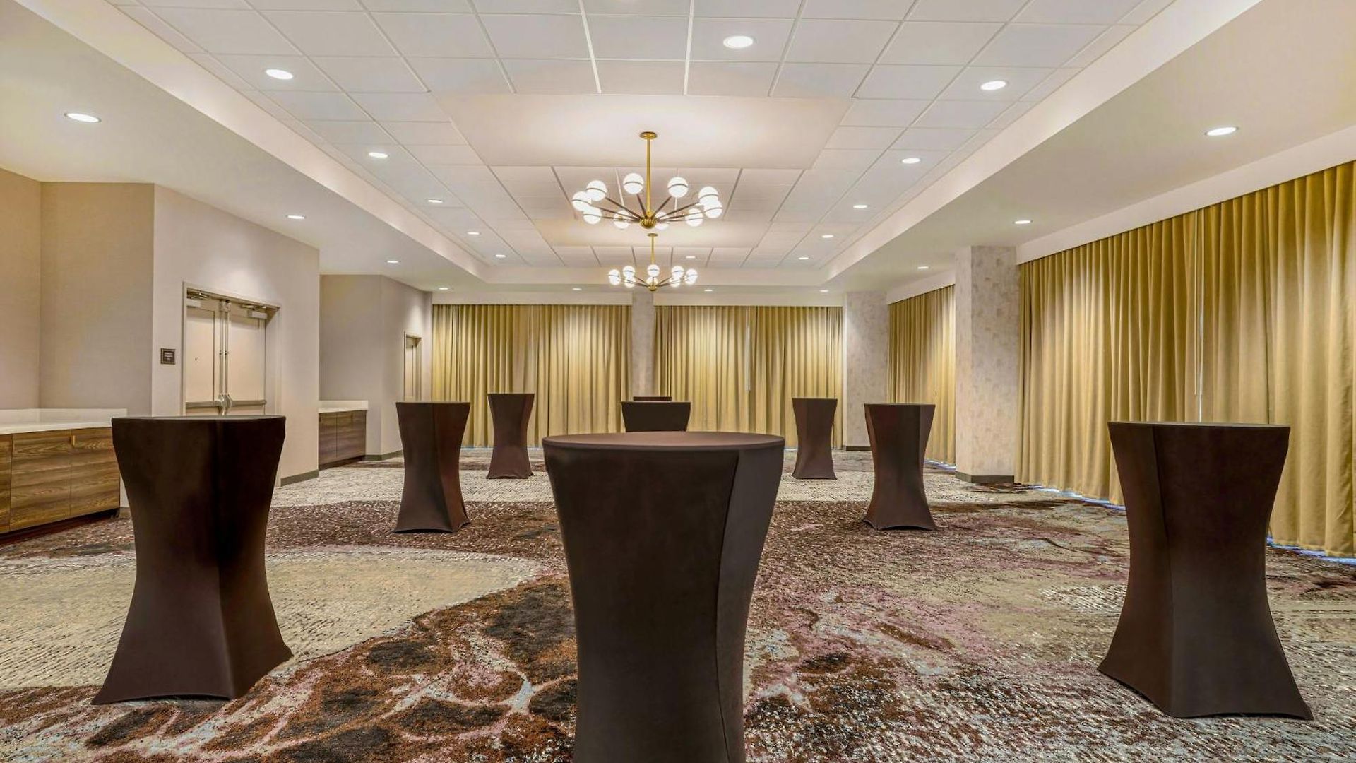 By Marriott Metro Center Hotel 3*