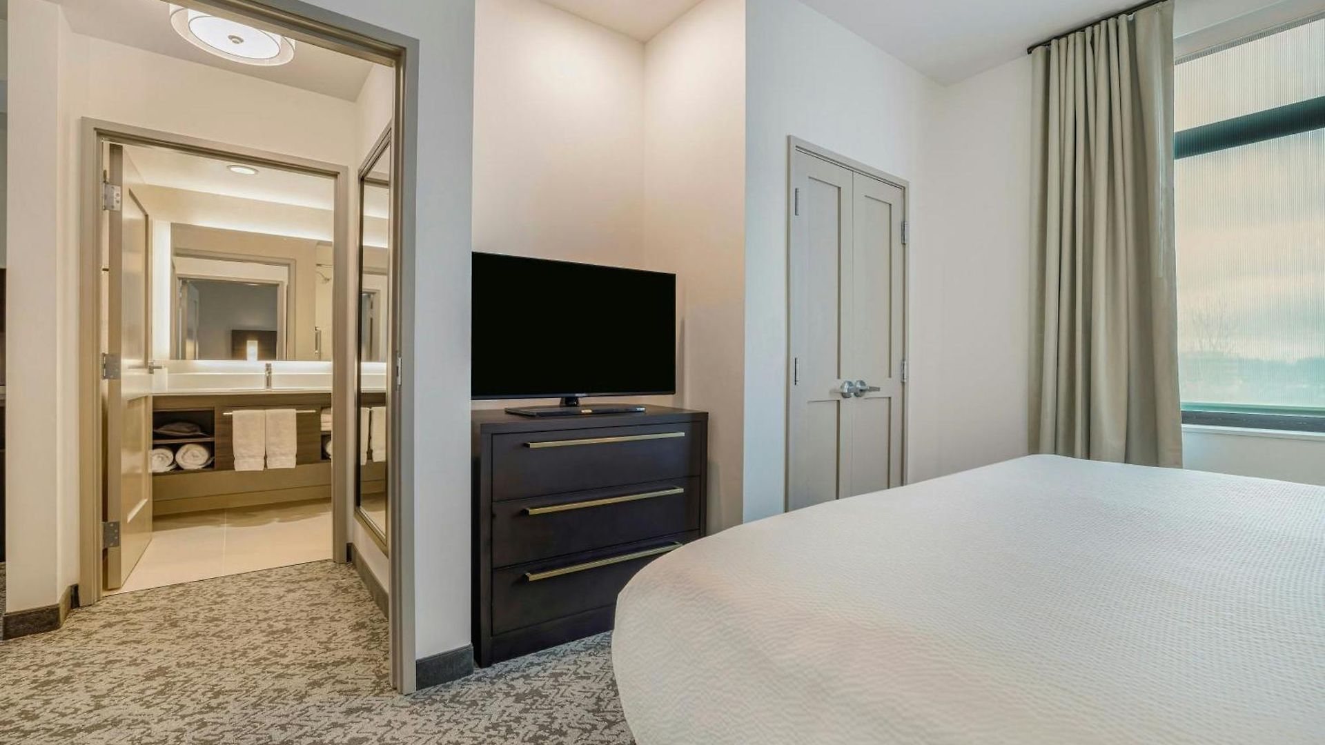 By Marriott Metro Center 3* Nashville