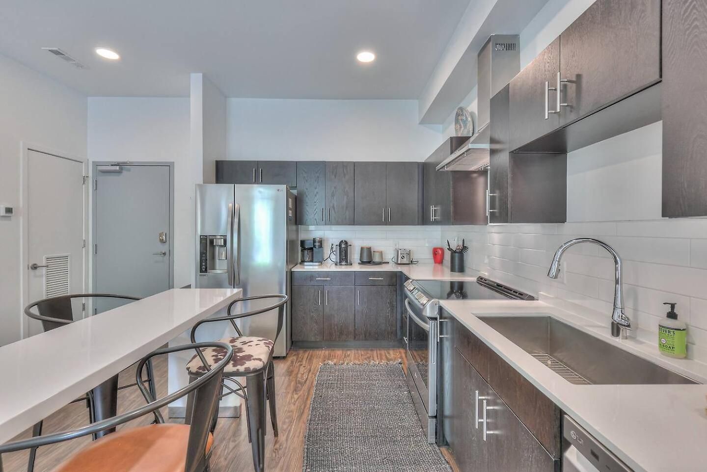 Amazing Downtown W Pool Free Parking 104 Holiday home *