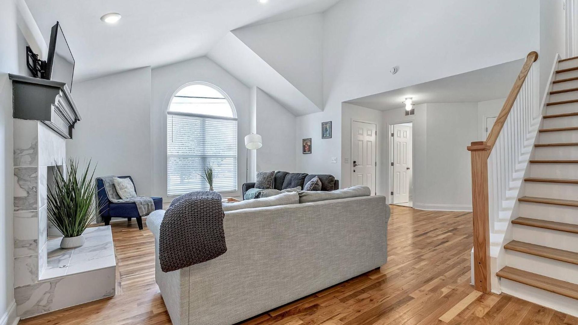 Nest: Renovated Retreat Near Bna Holiday home *