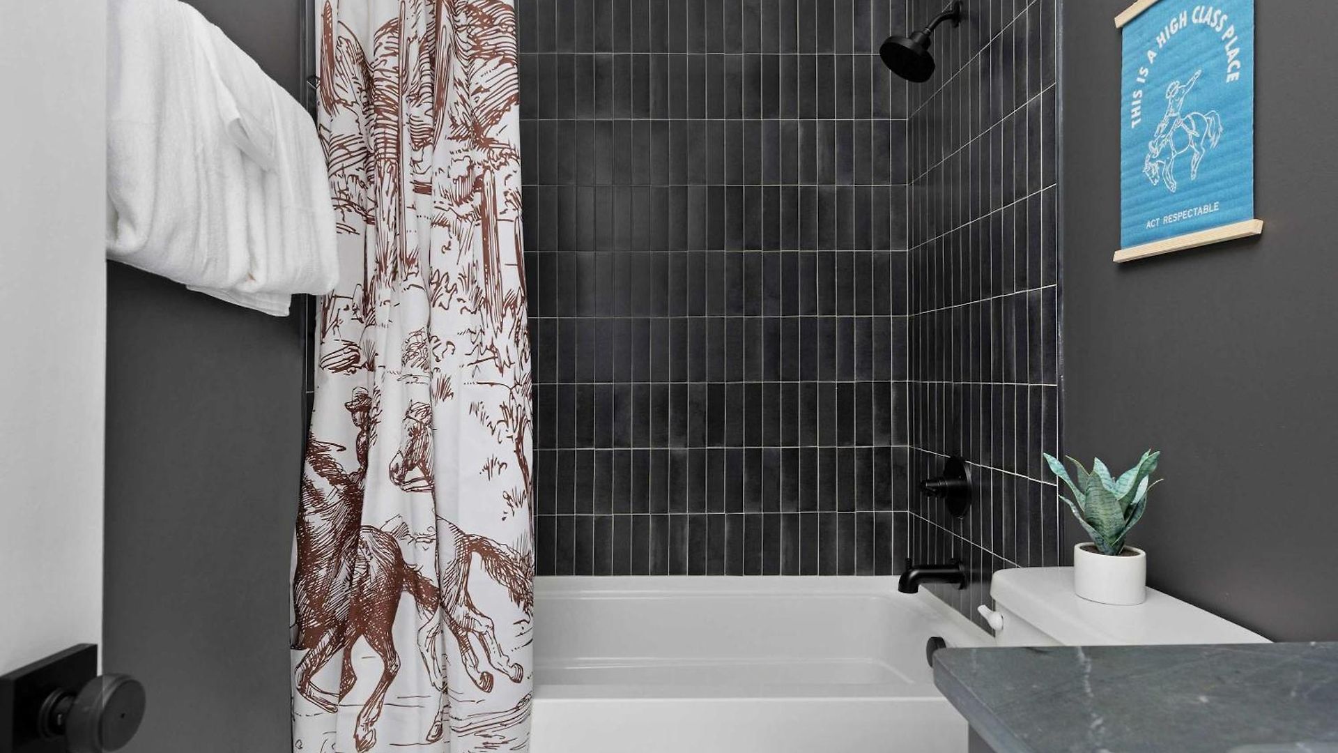 The Rosedale - Rooftop By Geodis Park Holiday home *
