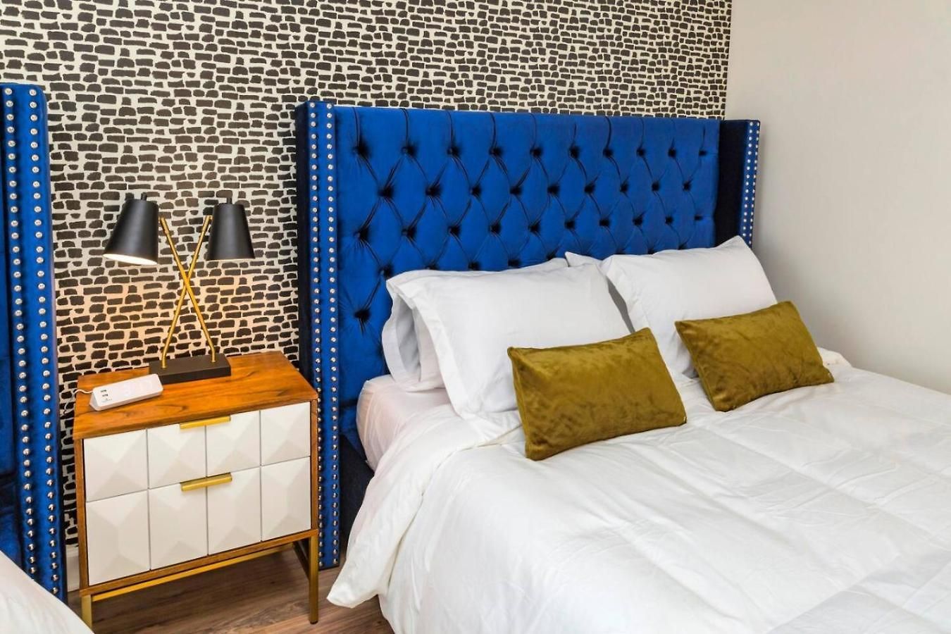 Holiday home Two On Music Row That Sleeps 14 With Pool And Parking Nashville