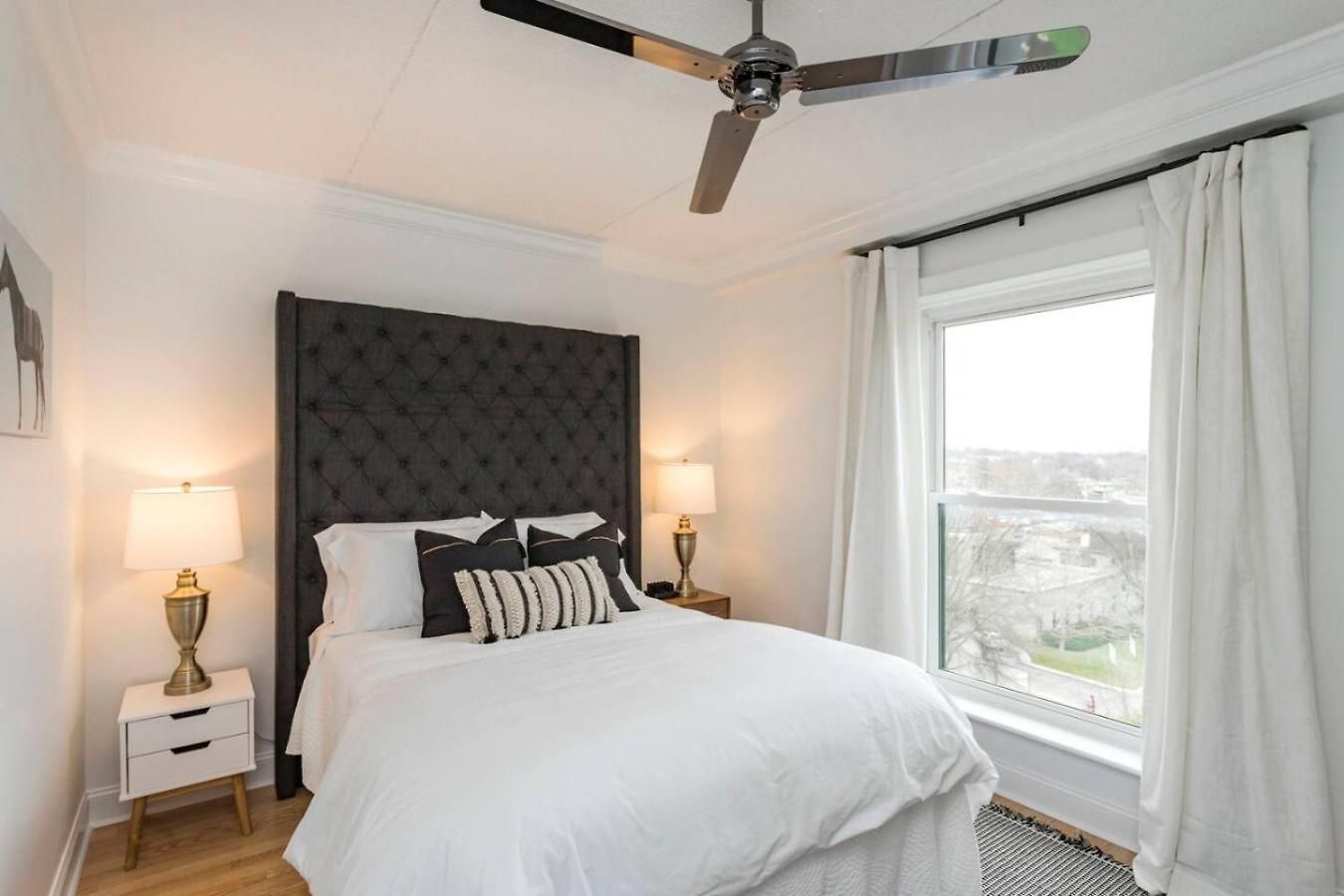 Two On Music Row That Sleeps 14 With Pool And Parking Nashville