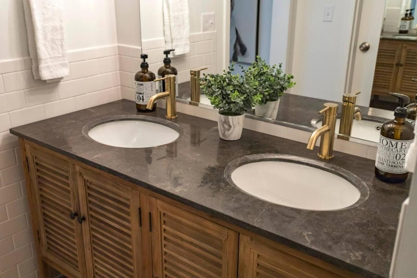 Two On Music Row That Sleeps 14 With Pool And Parking * Nashville