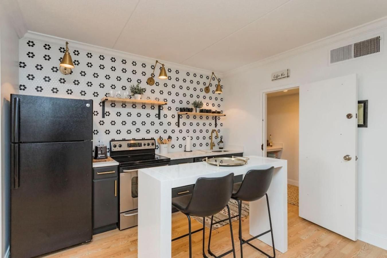 Holiday home Two On Music Row That Sleeps 14 With Pool And Parking Nashville