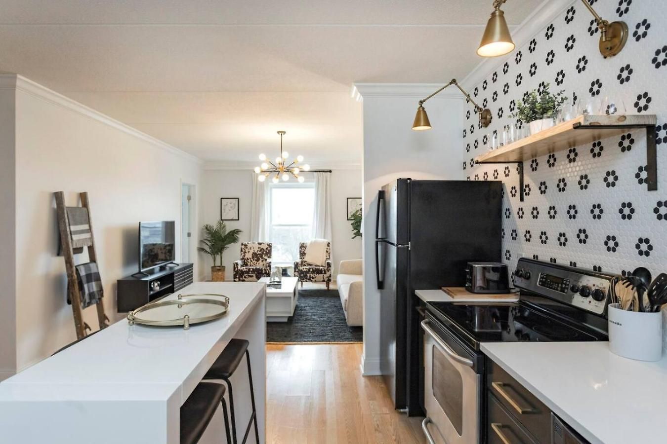 Two On Music Row That Sleeps 14 With Pool And Parking Nashville