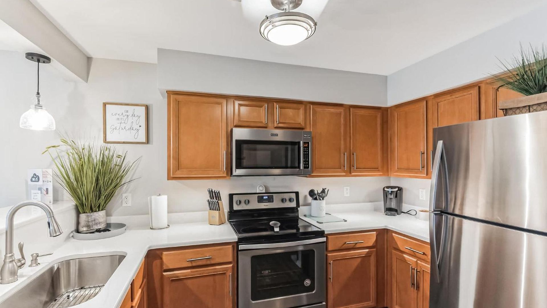Riverfront Charm - A Scenic Downtown For 6 Holiday home Nashville