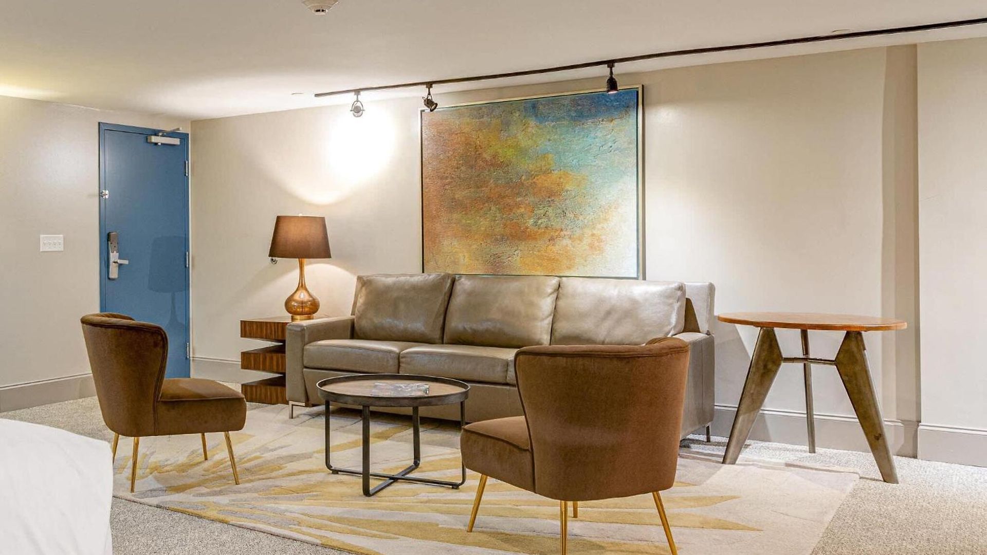 Apartment Retreat For 4 Near Dt Walk To Broadway Nashville