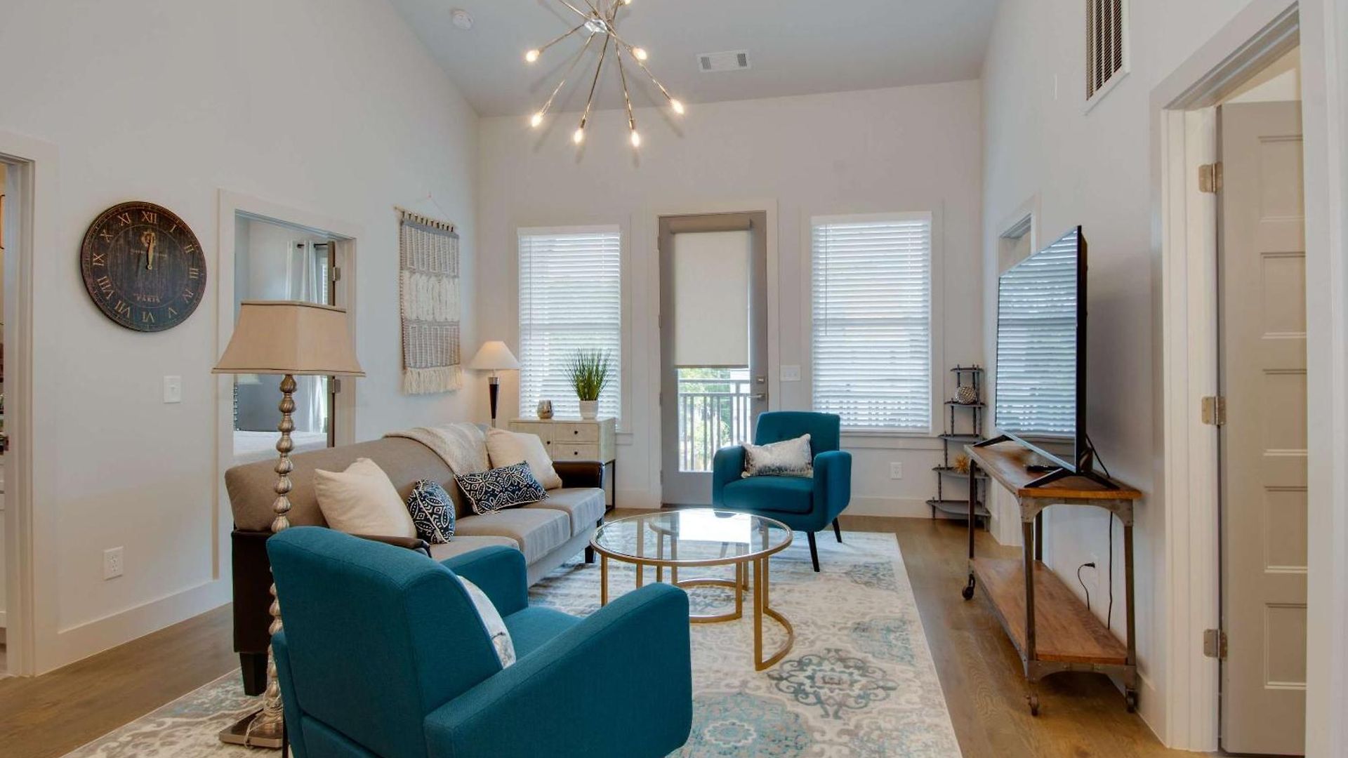 Modern Duplex - 1 Mile From Robust Nightlife