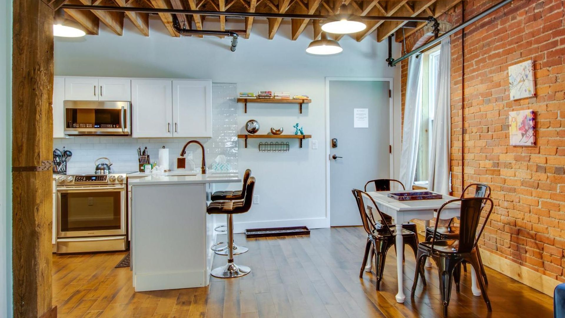 Holiday home Stellar Sleeps 4 10 Mins From Broadway *