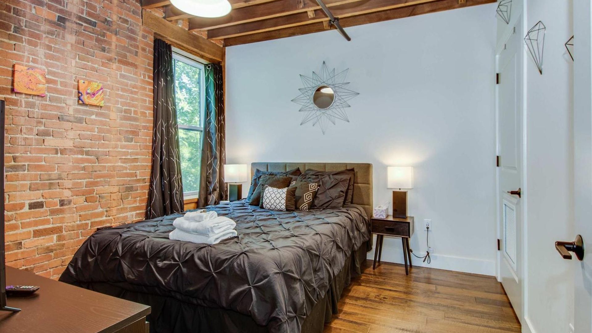Holiday home Stellar Sleeps 4 10 Mins From Broadway Nashville