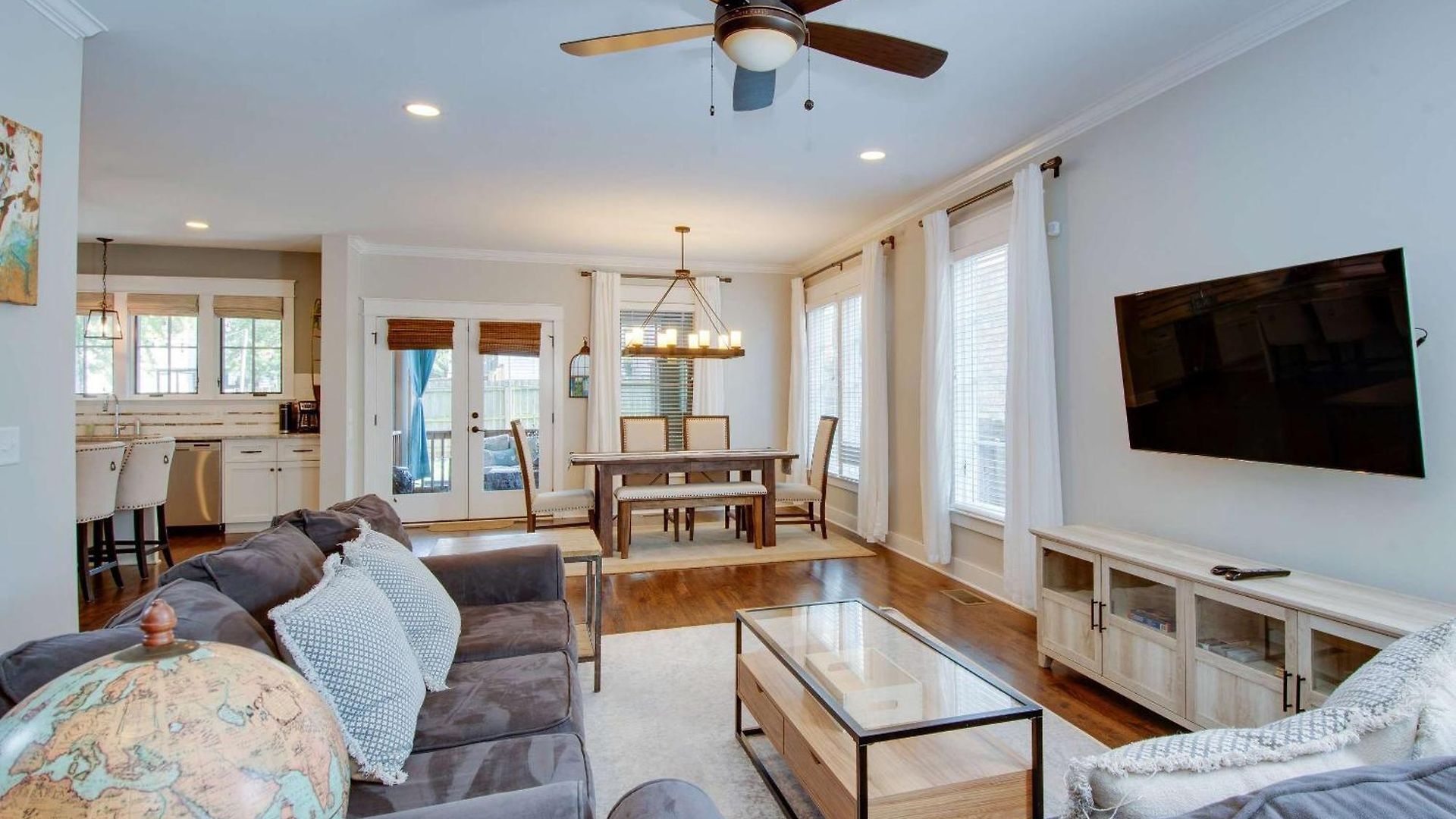 Private Backyard - Near Bicentennial Park *