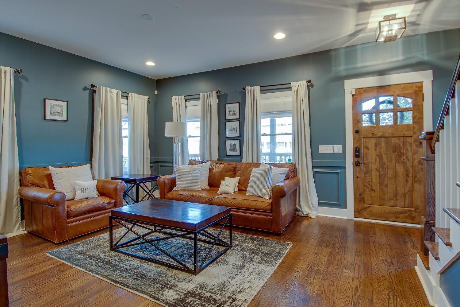 Perfect For Groups - Fenced-in Yard Pet Friendly