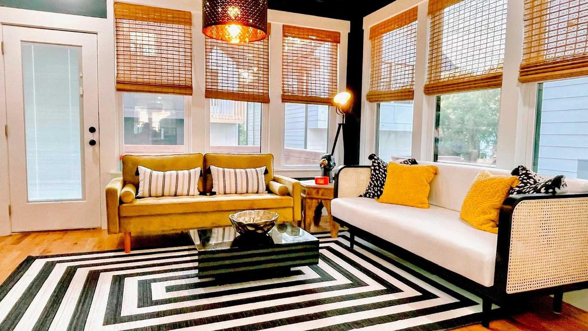 Holiday home Glamorous 3 Bdr In East - Pet Friendly