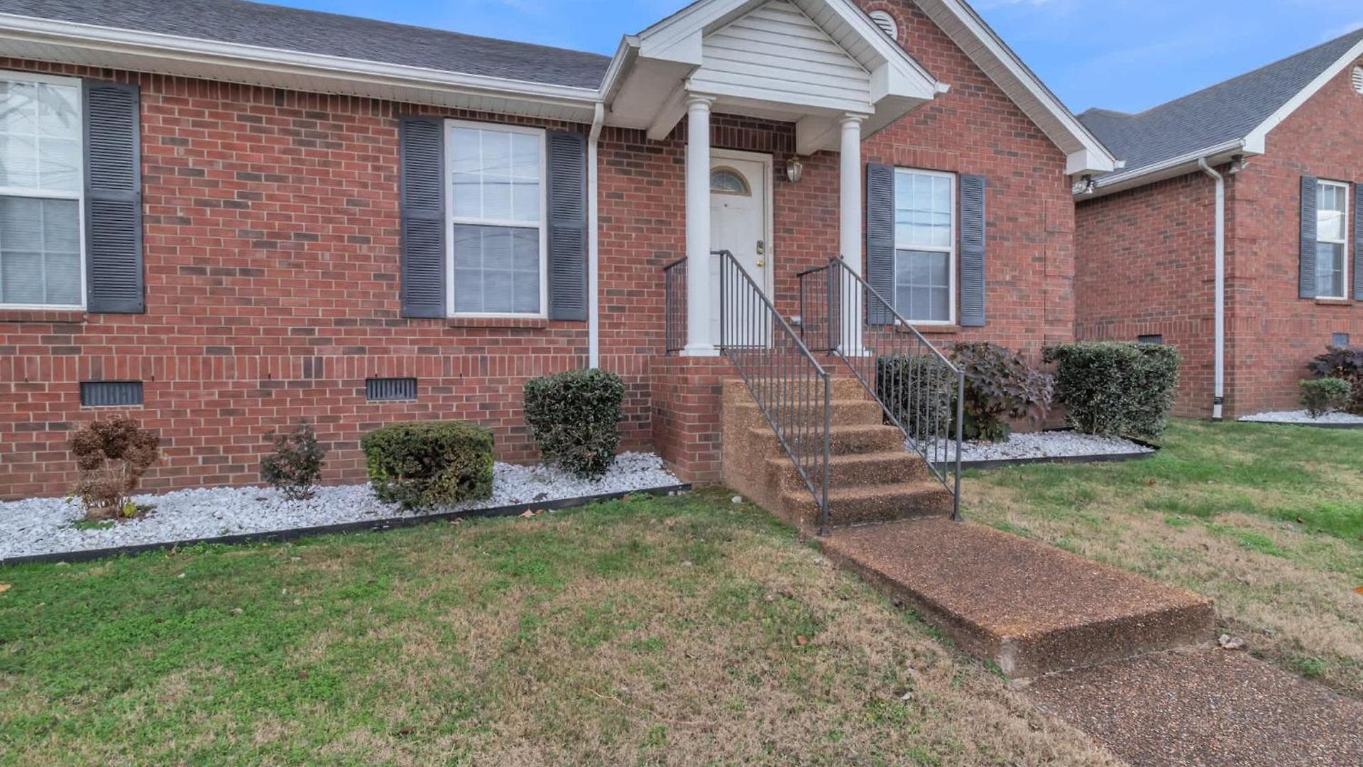 Cozy 3 Bdr In West L Close To Tsu