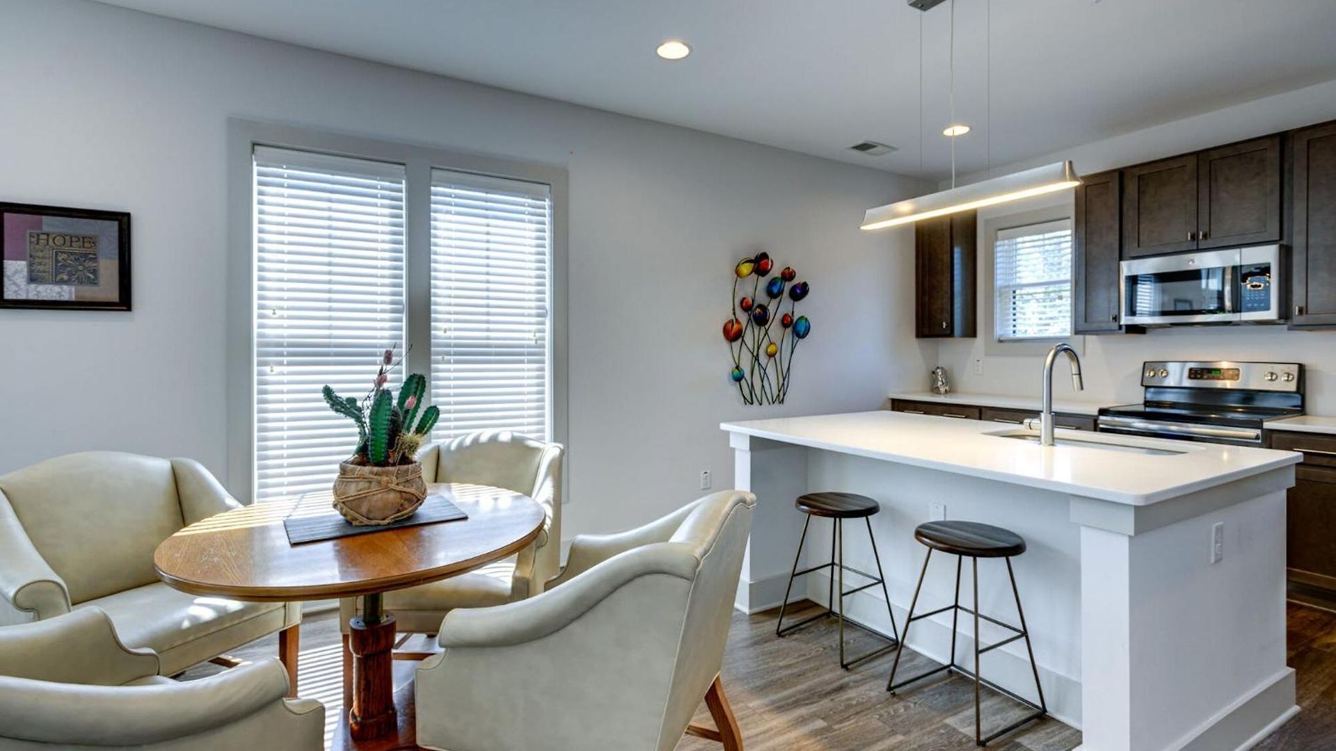 Quiet - Prime Locale Within Mins To Dt Holiday home Nashville