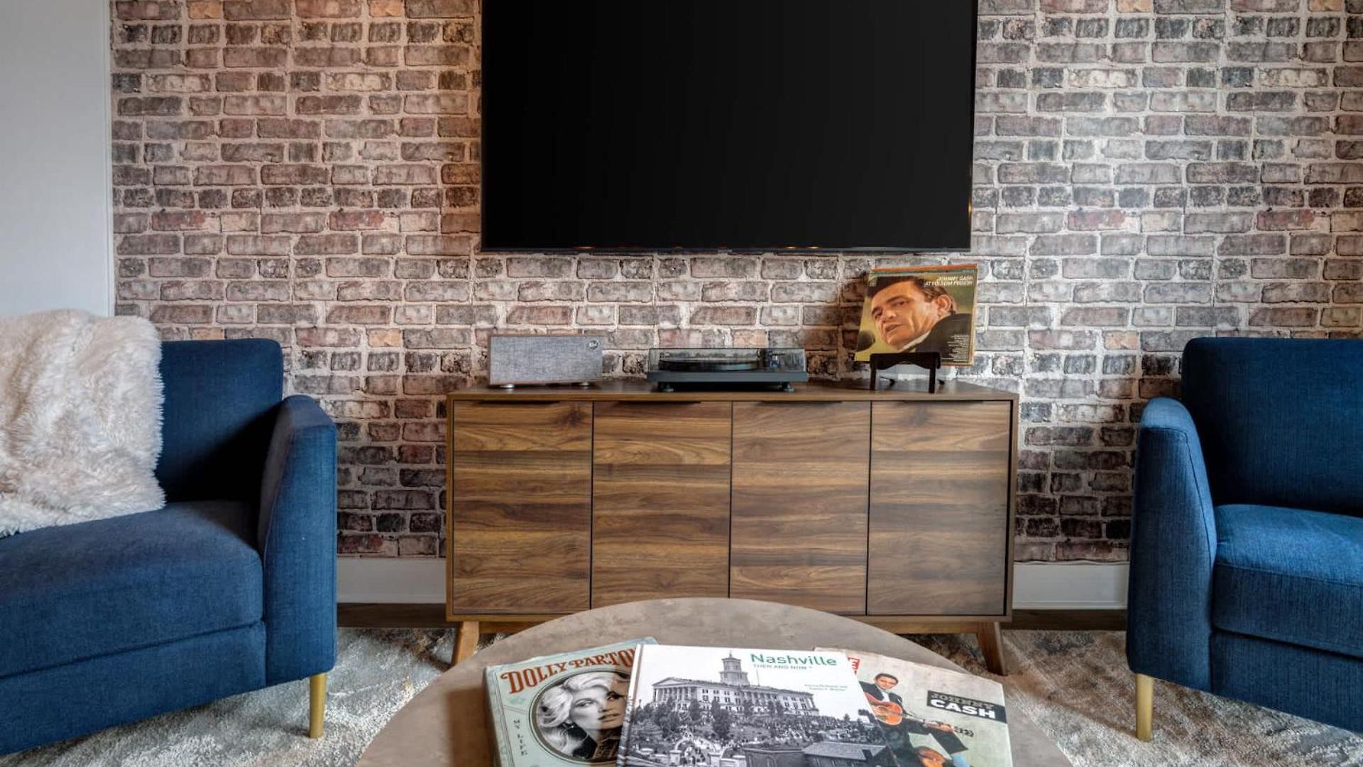 Trendy Close To Nissan Stadium Nashville