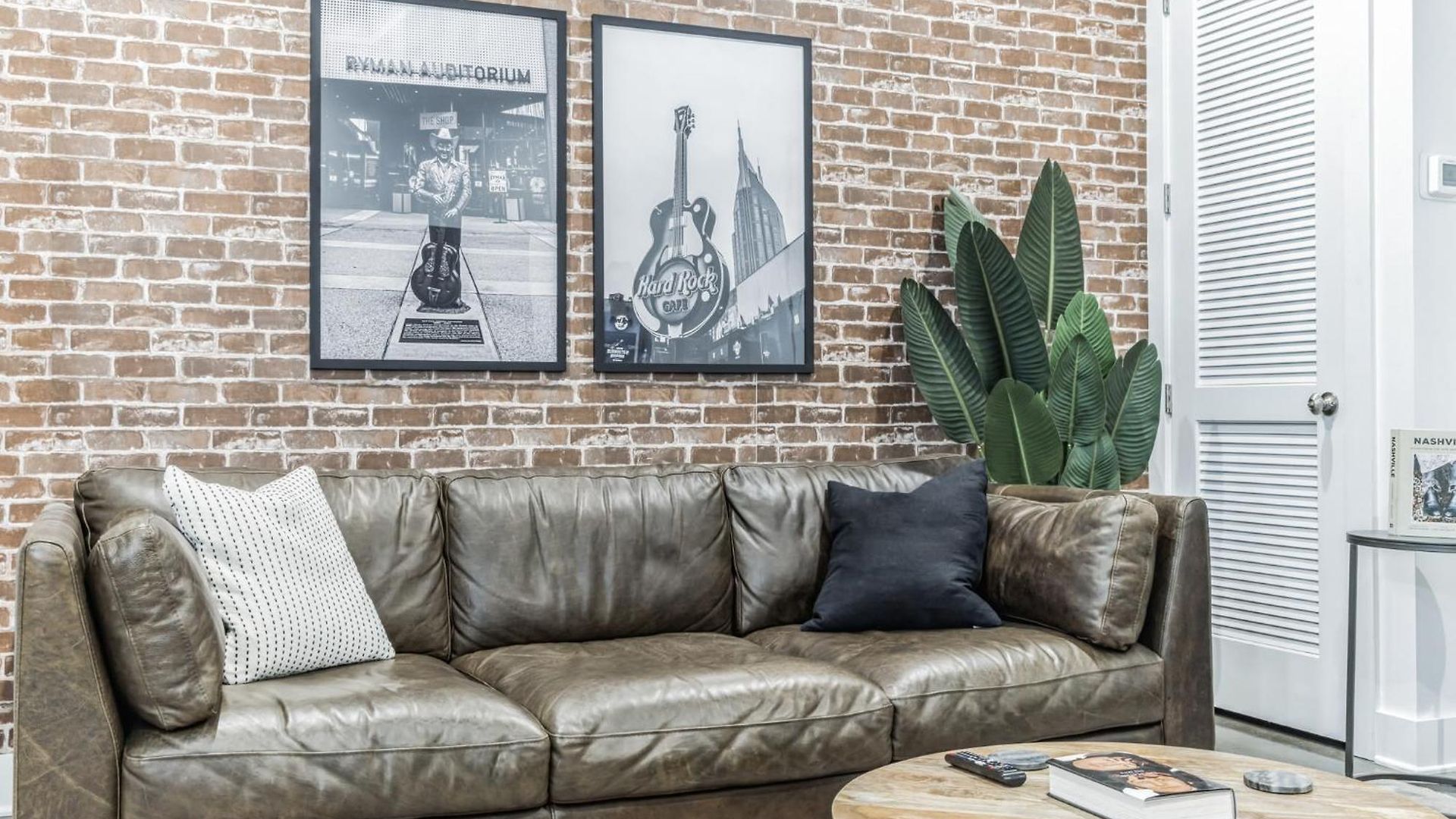 Holiday home Chic And Modern West End Living Nashville
