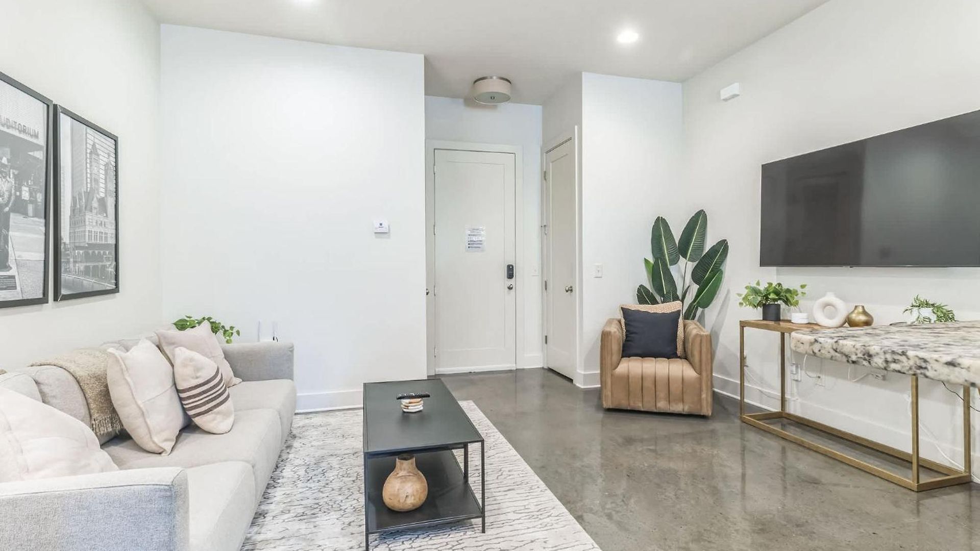Chic For 4 Near West End *