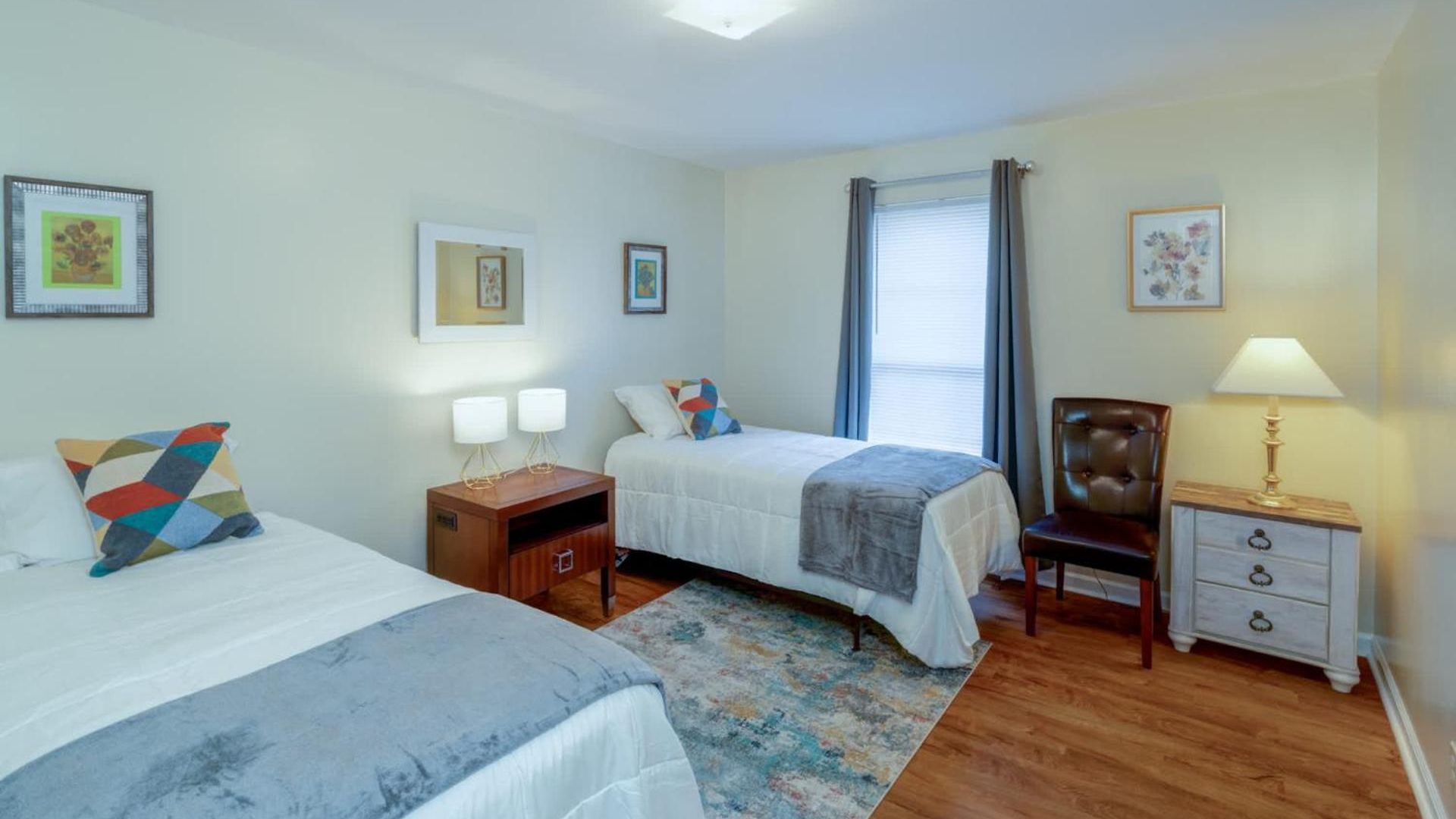 Delightful Duplex - Steps Away From Tsu *