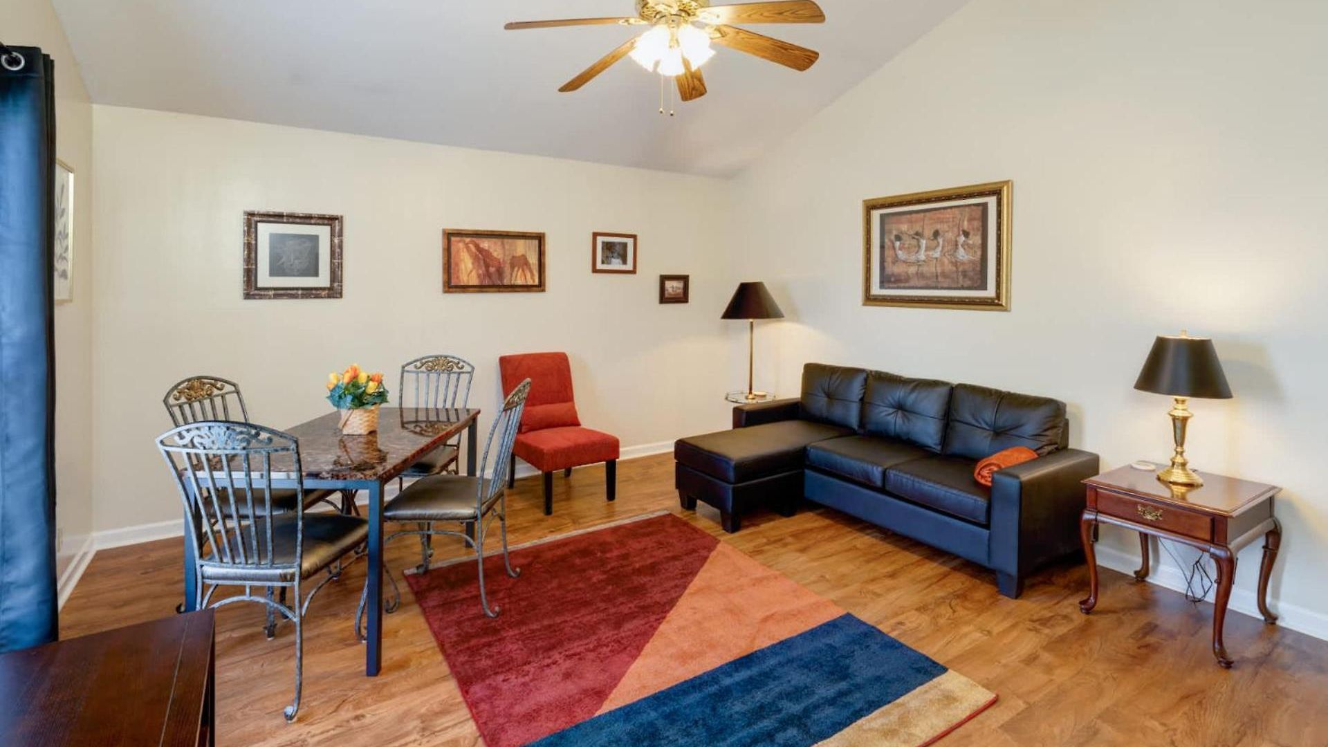Holiday home Delightful Duplex - Steps Away From Tsu *