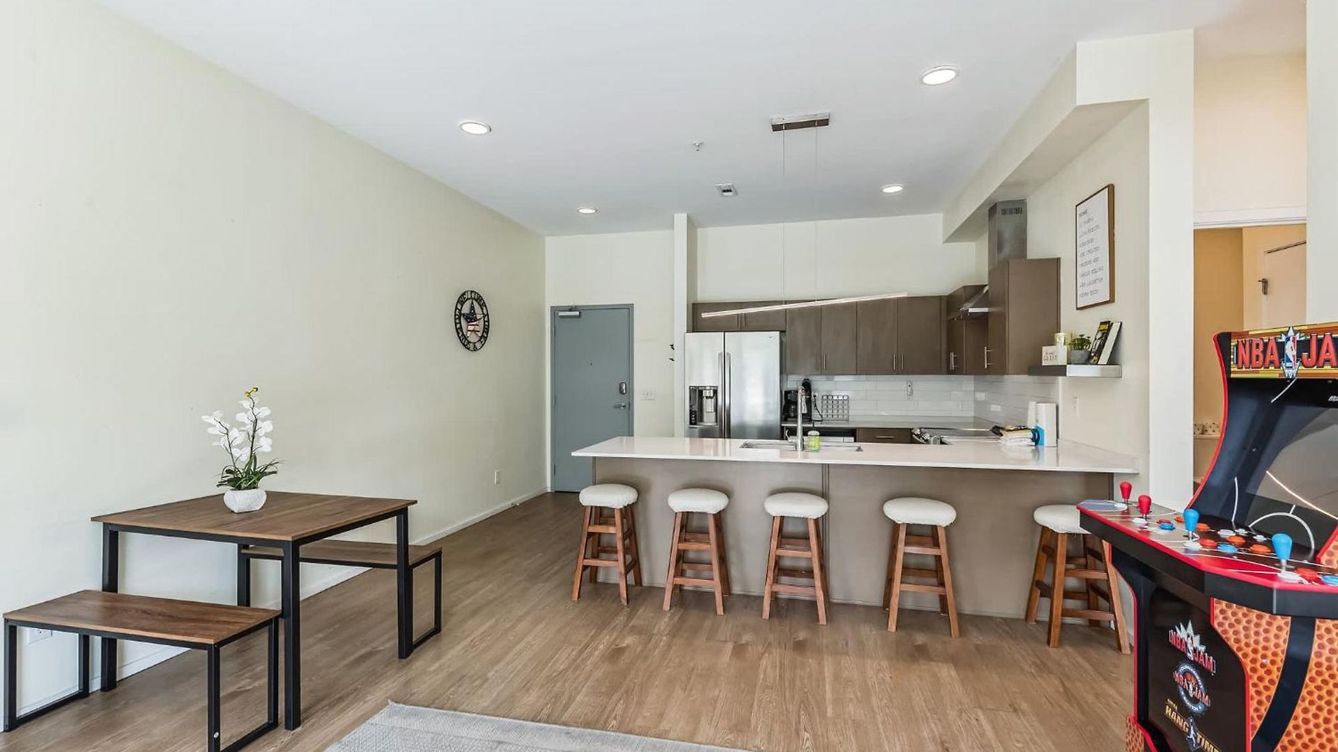 Trendy For 8 In Highly Walkable Neighborhood Holiday home *