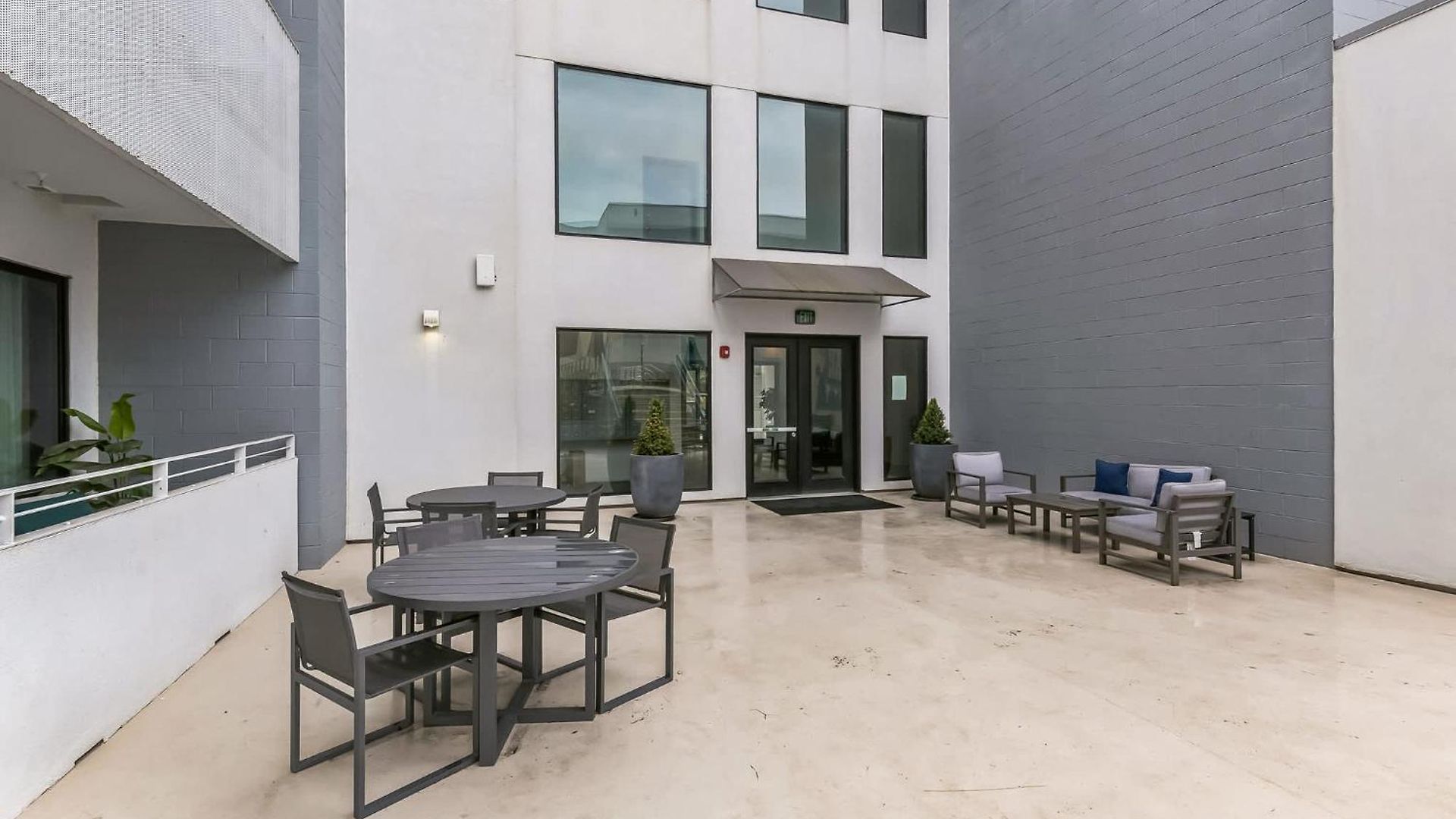 Trendy For 8 In Highly Walkable Neighborhood Holiday home *