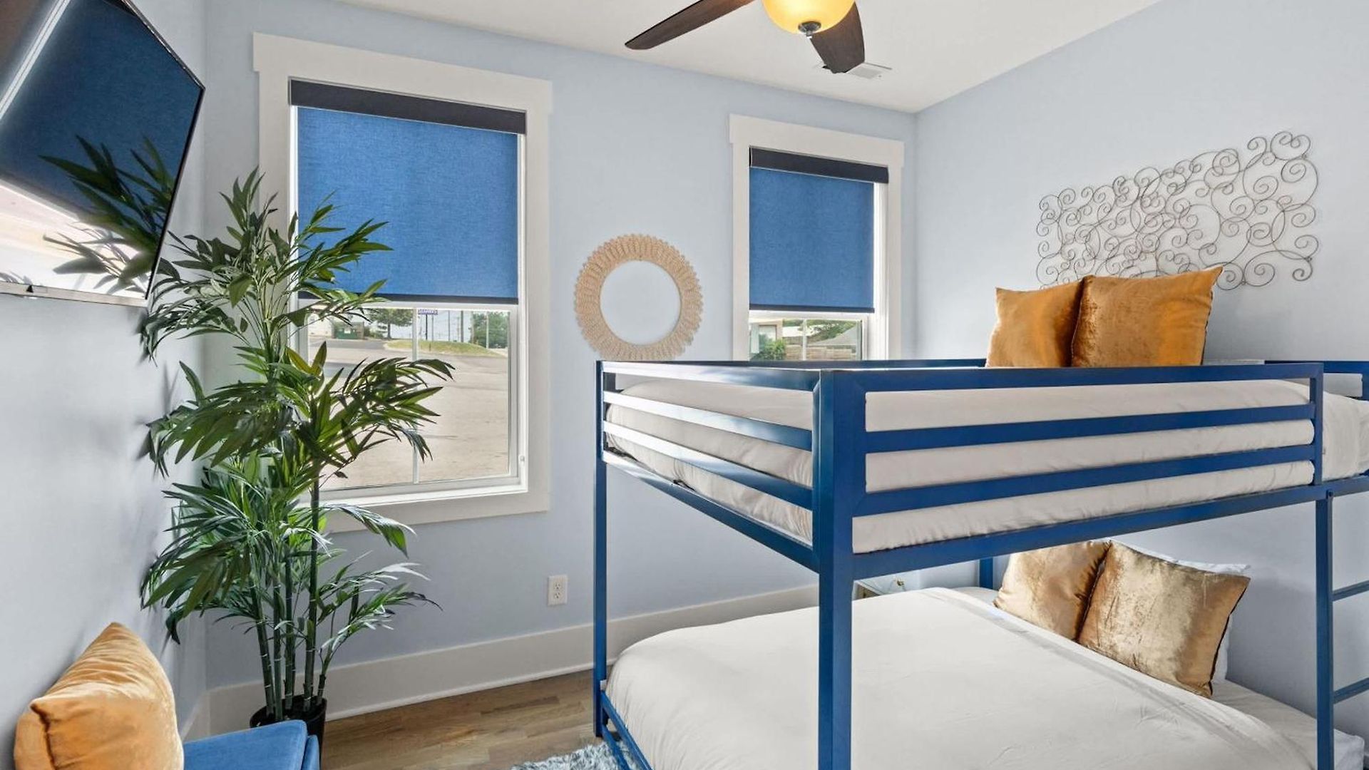 Holiday home Chic Townhome For 8 W Rooftop *