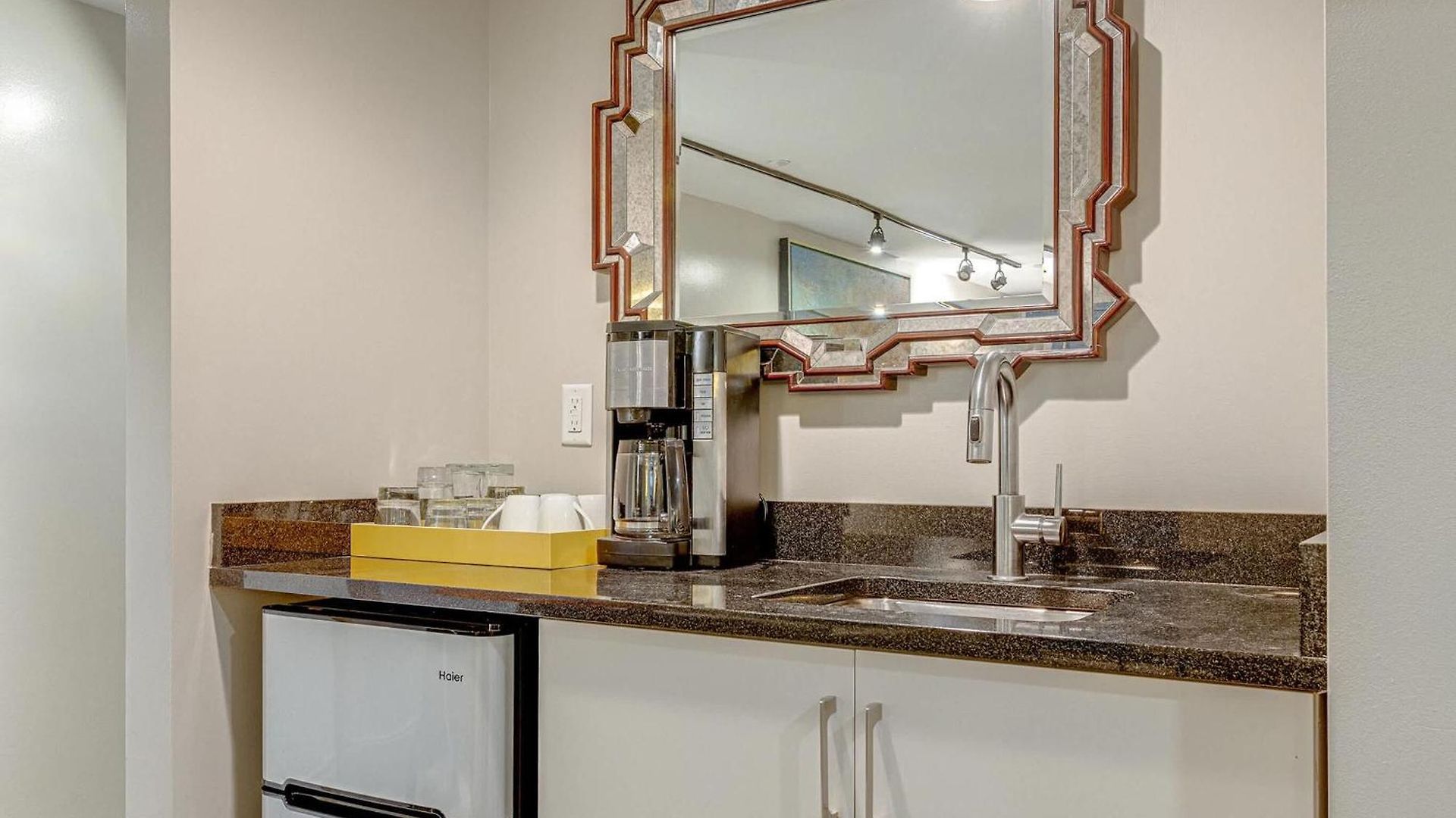 Retreat For 4 Near Dt Walk To Broadway Nashville