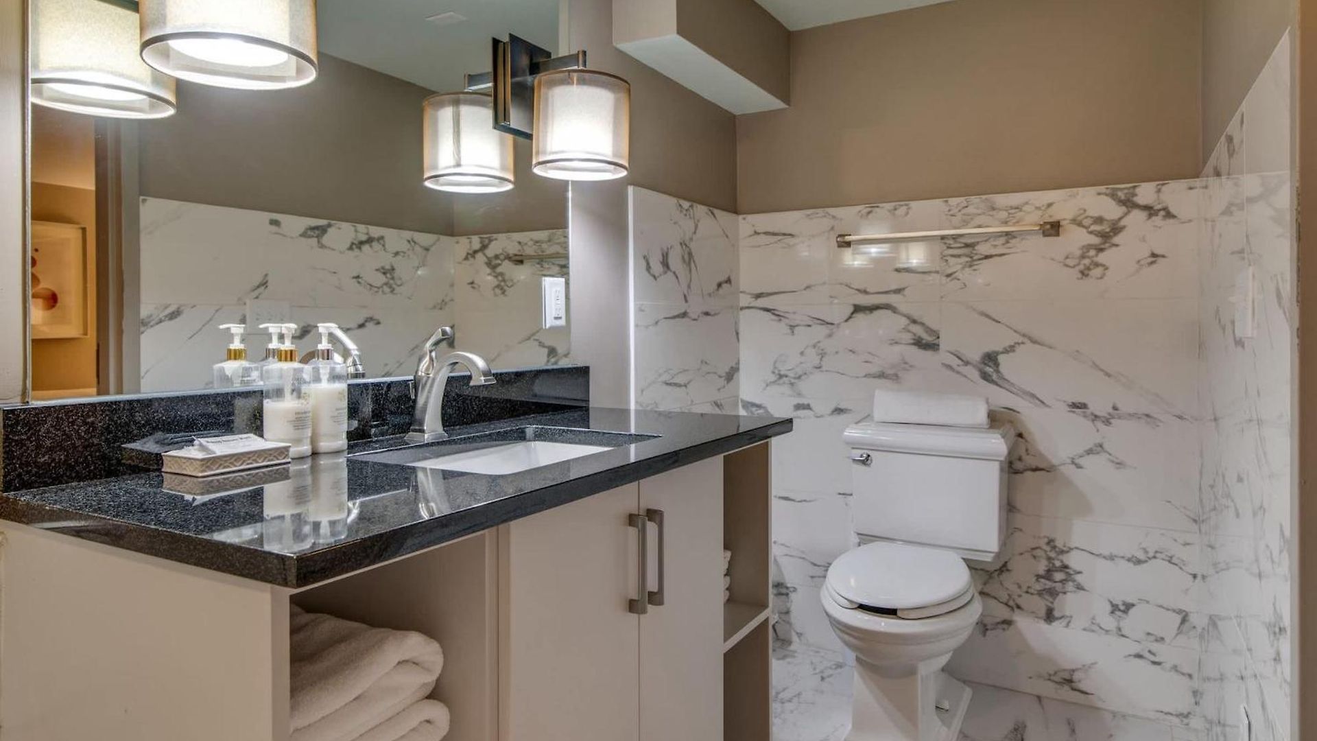 Cozy Retreat For 2 Heart Of Dt Near Broadway Apartment *