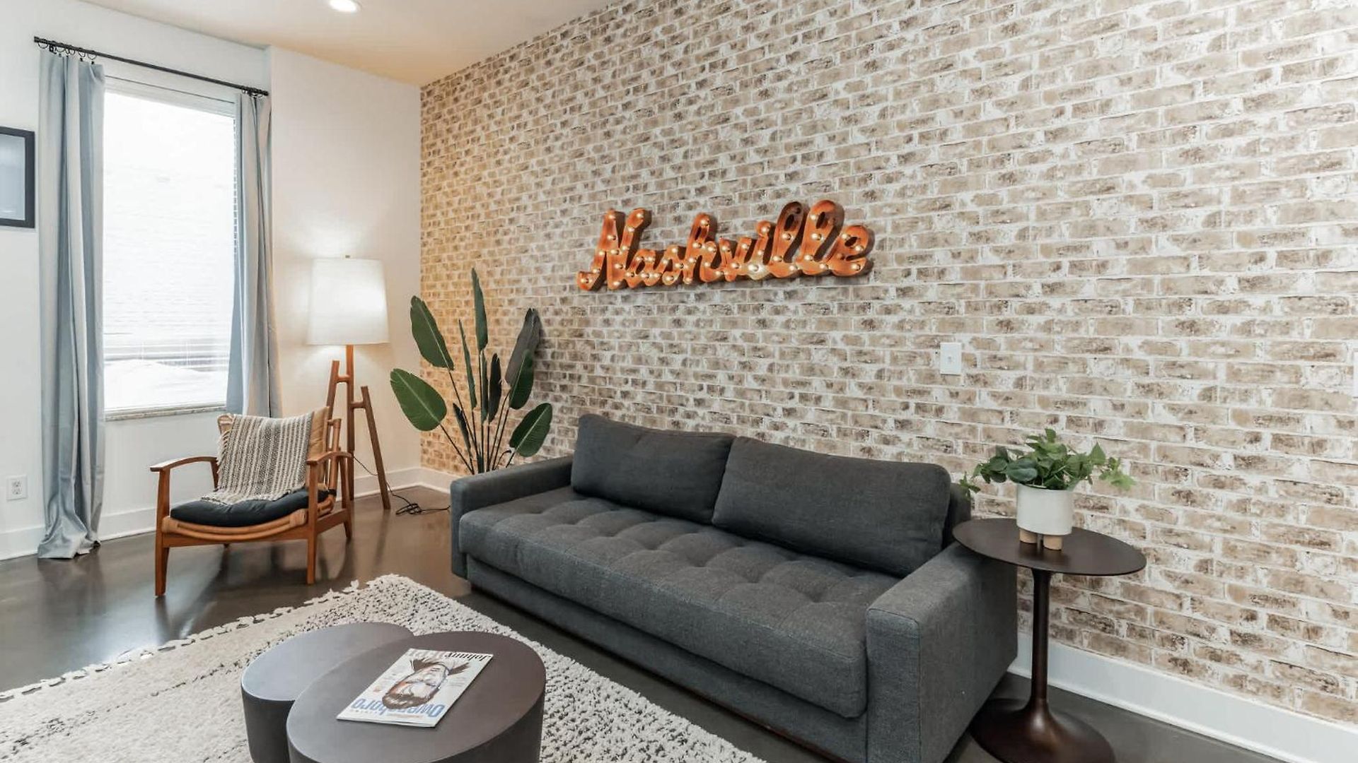 Modern Loft Near West End Holiday home Nashville