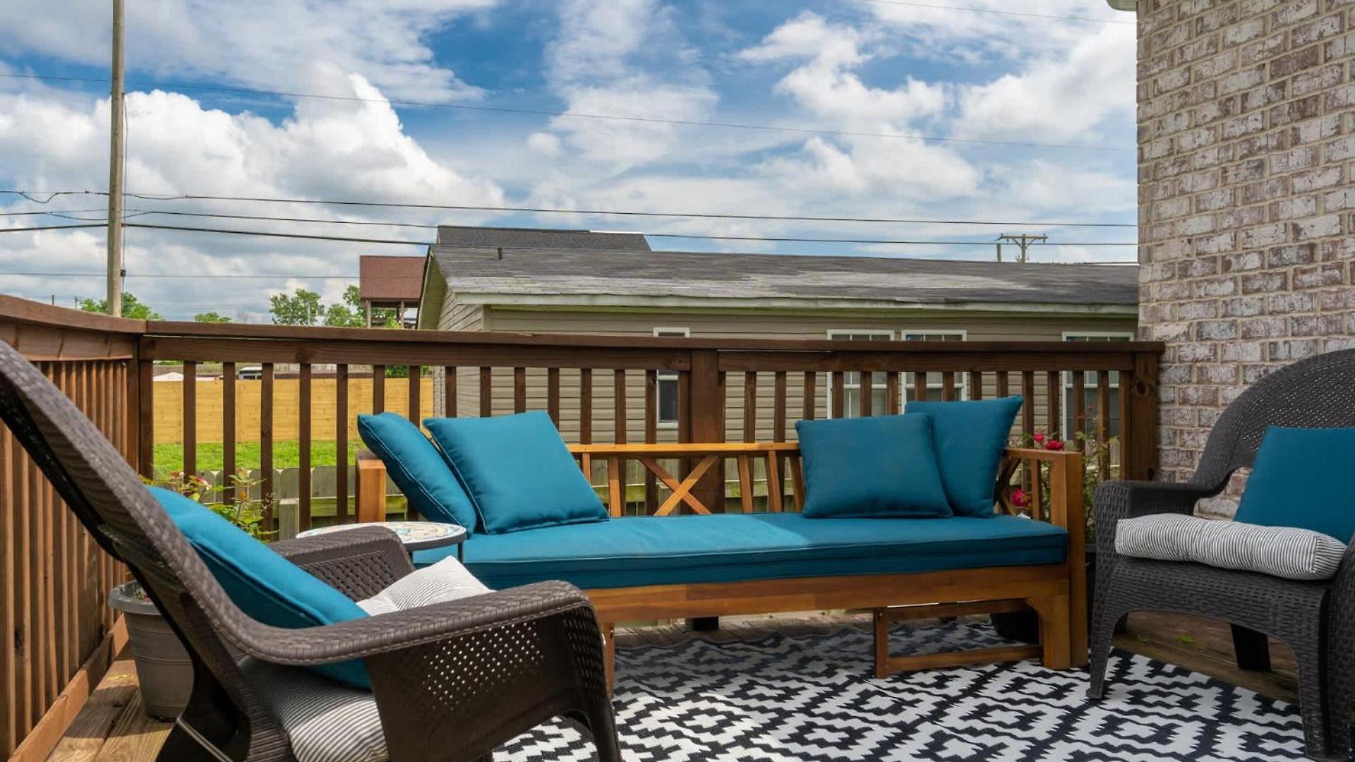 Centrally Located Cozy Pet Friendly Holiday home *