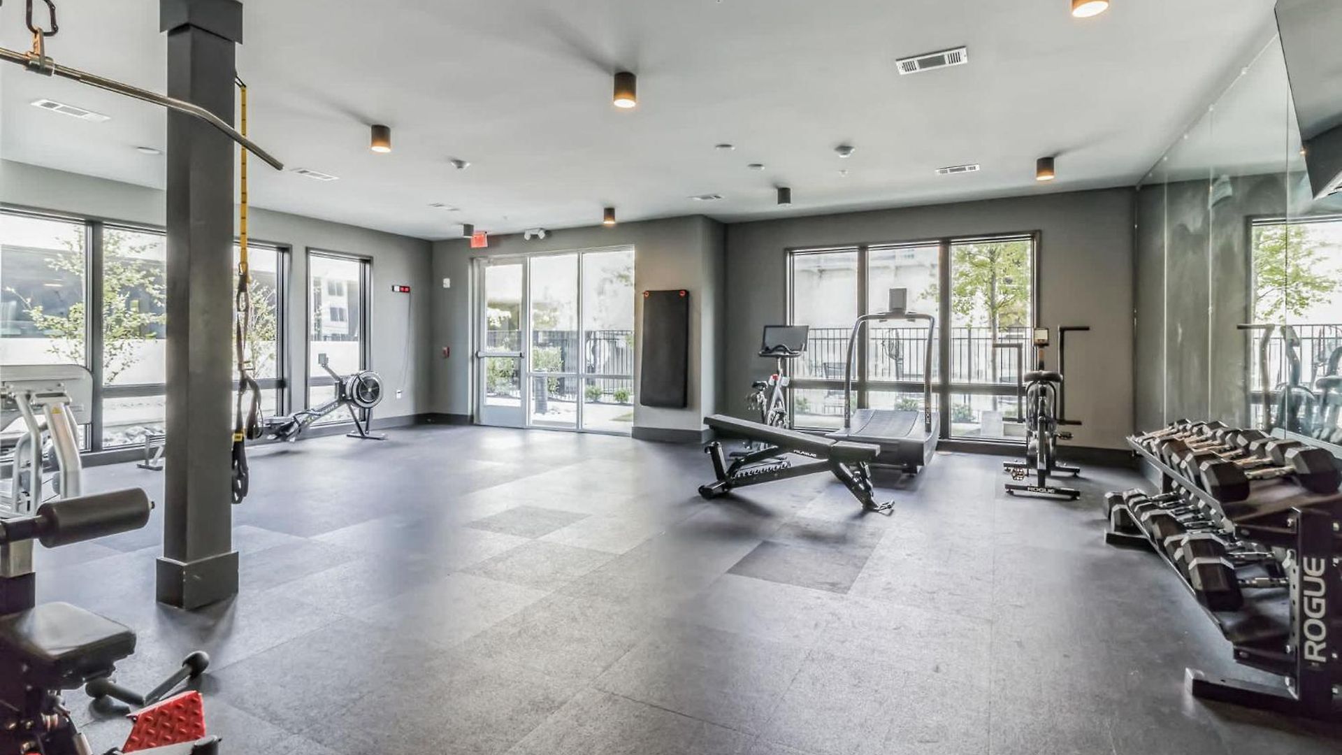 West End Getaway For 5 With Pool *