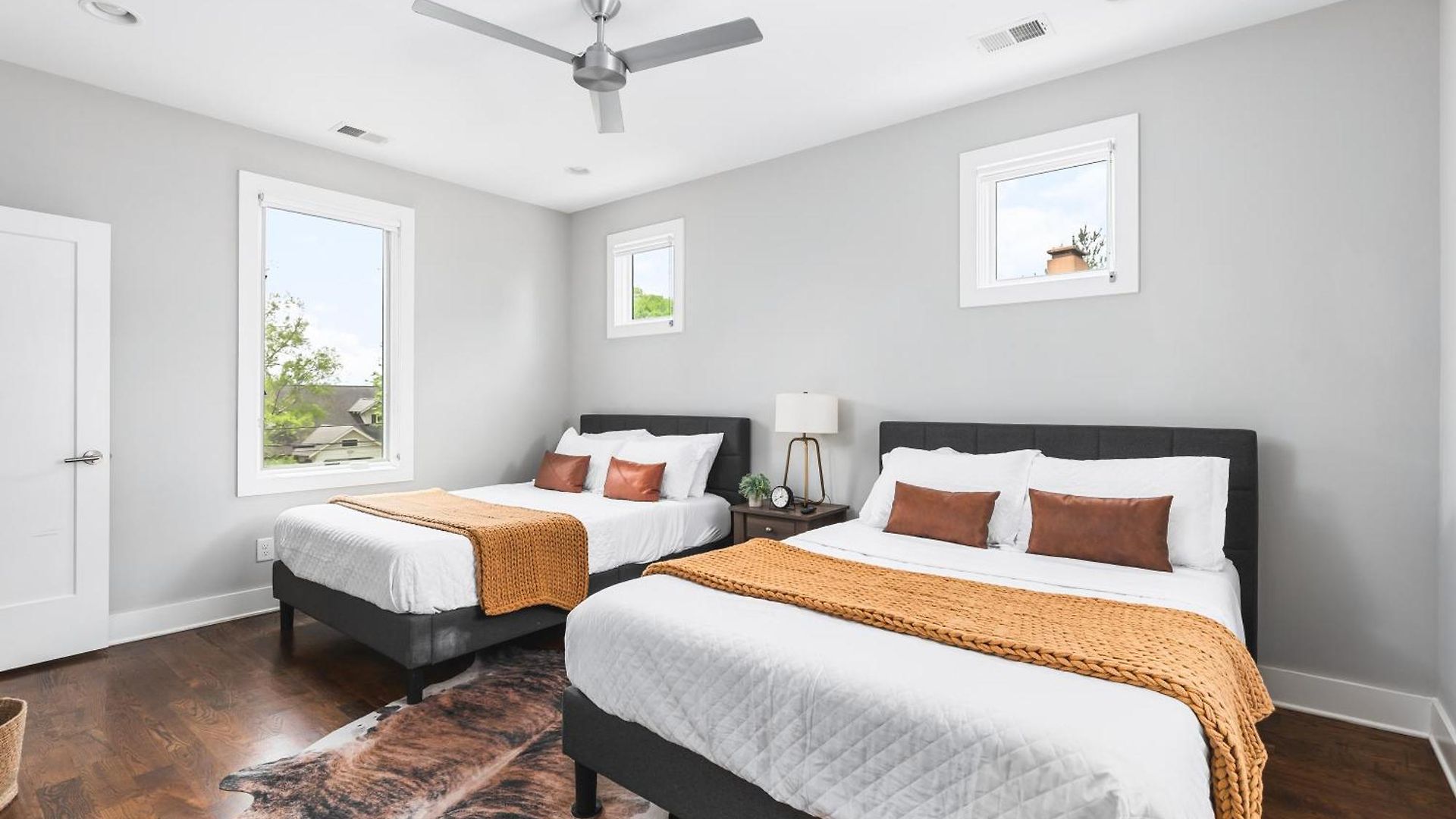 Holiday home Modern Luxury With Rooftop Deck, 3 Mi To Downtown