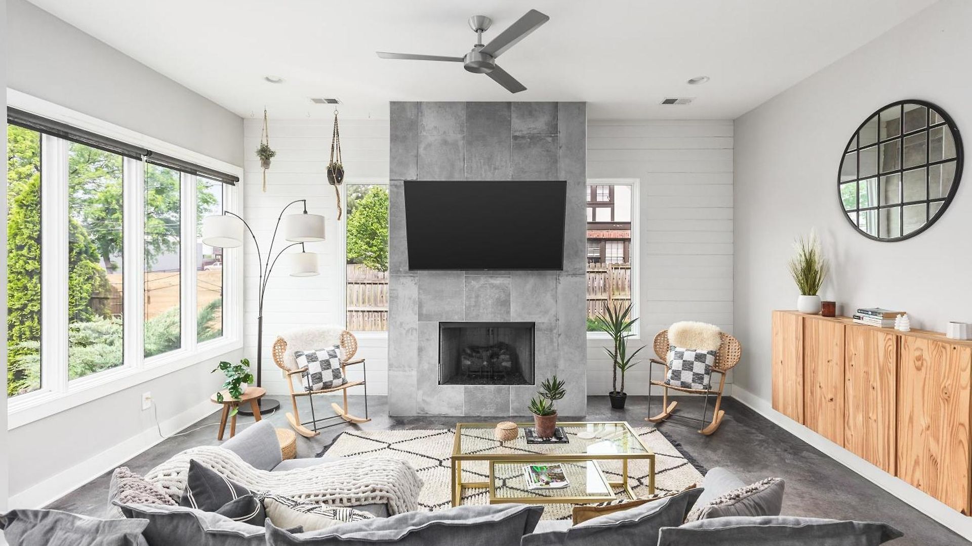 Modern Luxury With Rooftop Deck, 3 Mi To Downtown * Nashville