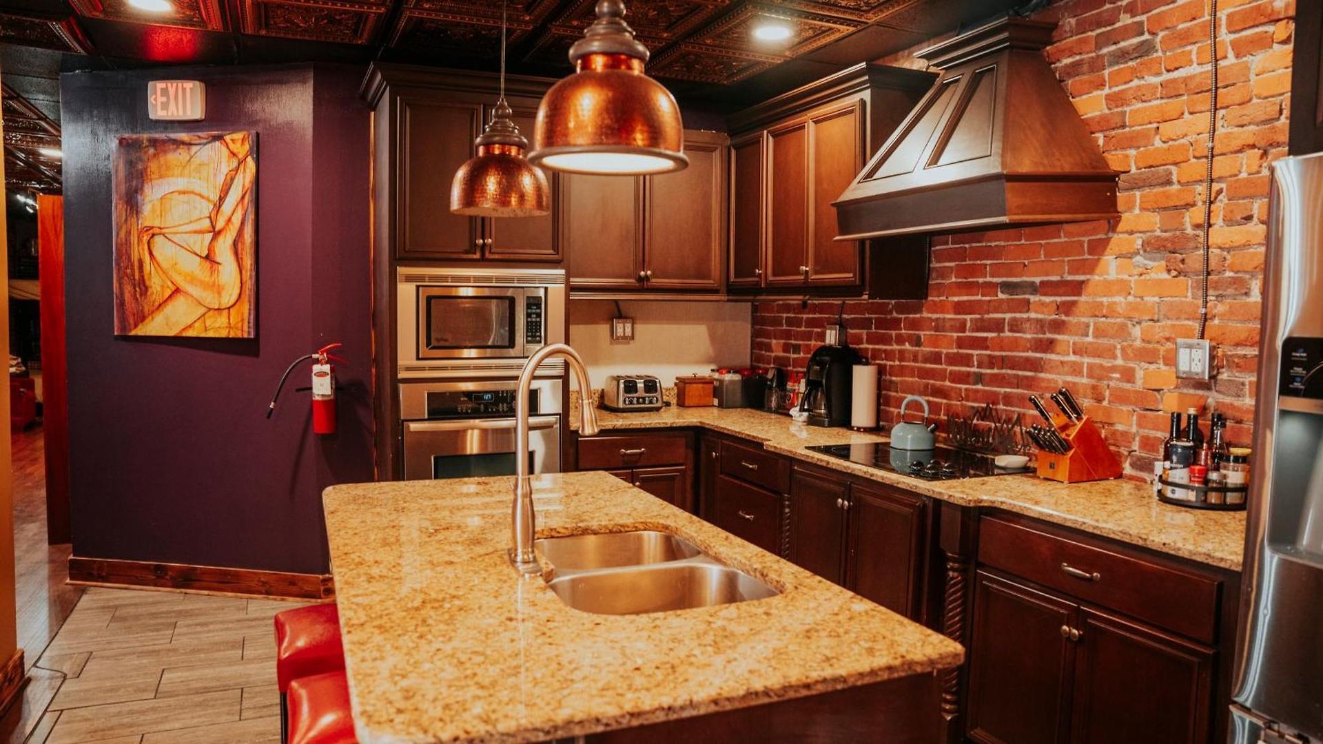 Broadway 4br 2bth 2500sf Art Gallery And Steam Holiday home *