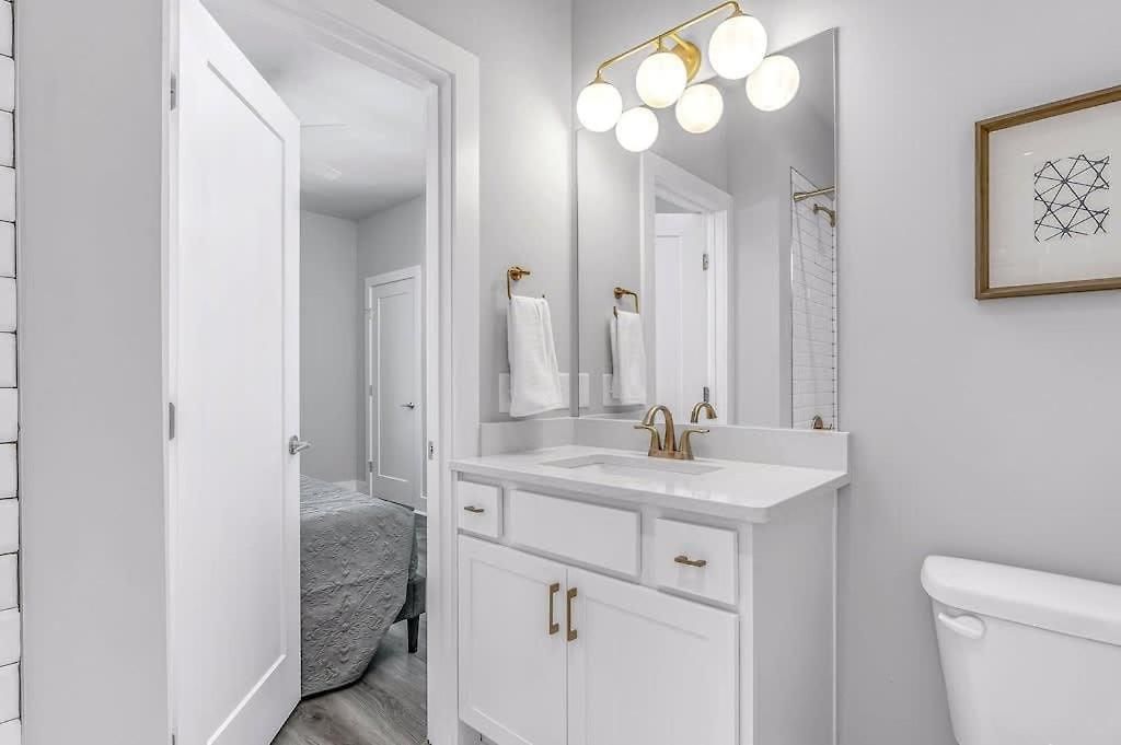 2 Townhomes - Sleeps 24-rooftop Patios Holiday home