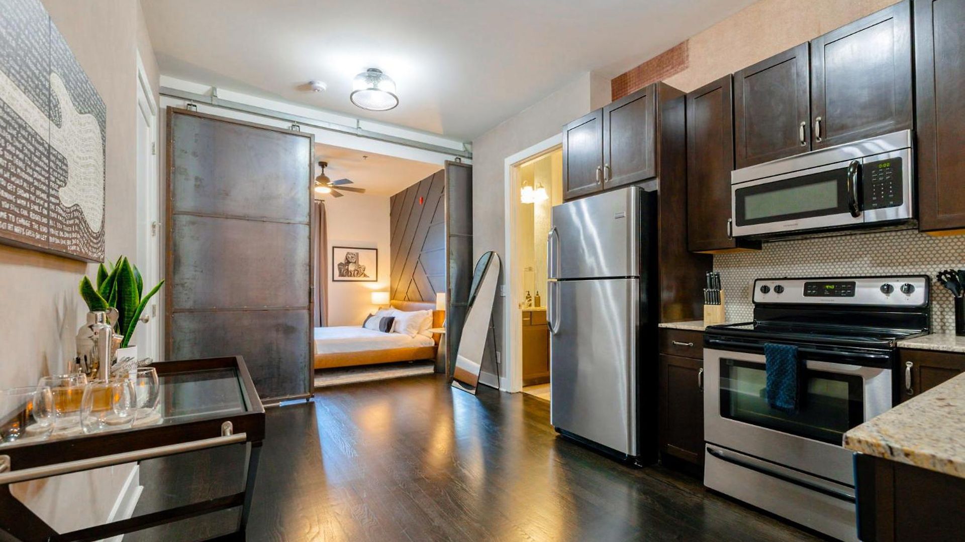 Neon Daes Amazing 1 Bedroom Near Vandy And Broadway