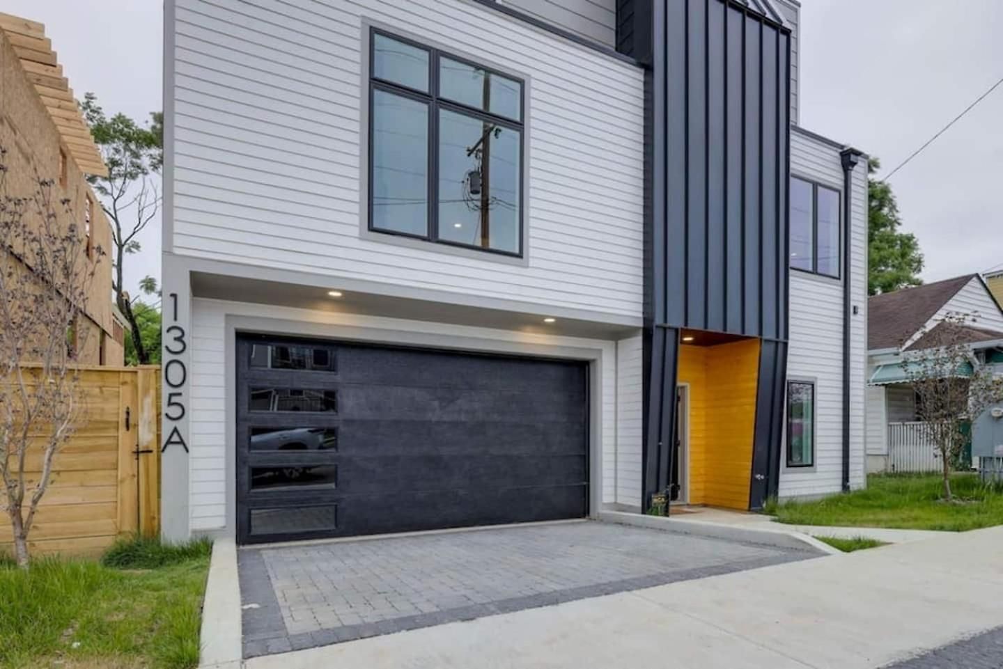 Skyline Luxury - Rooftop Deck- King Suites-garage
