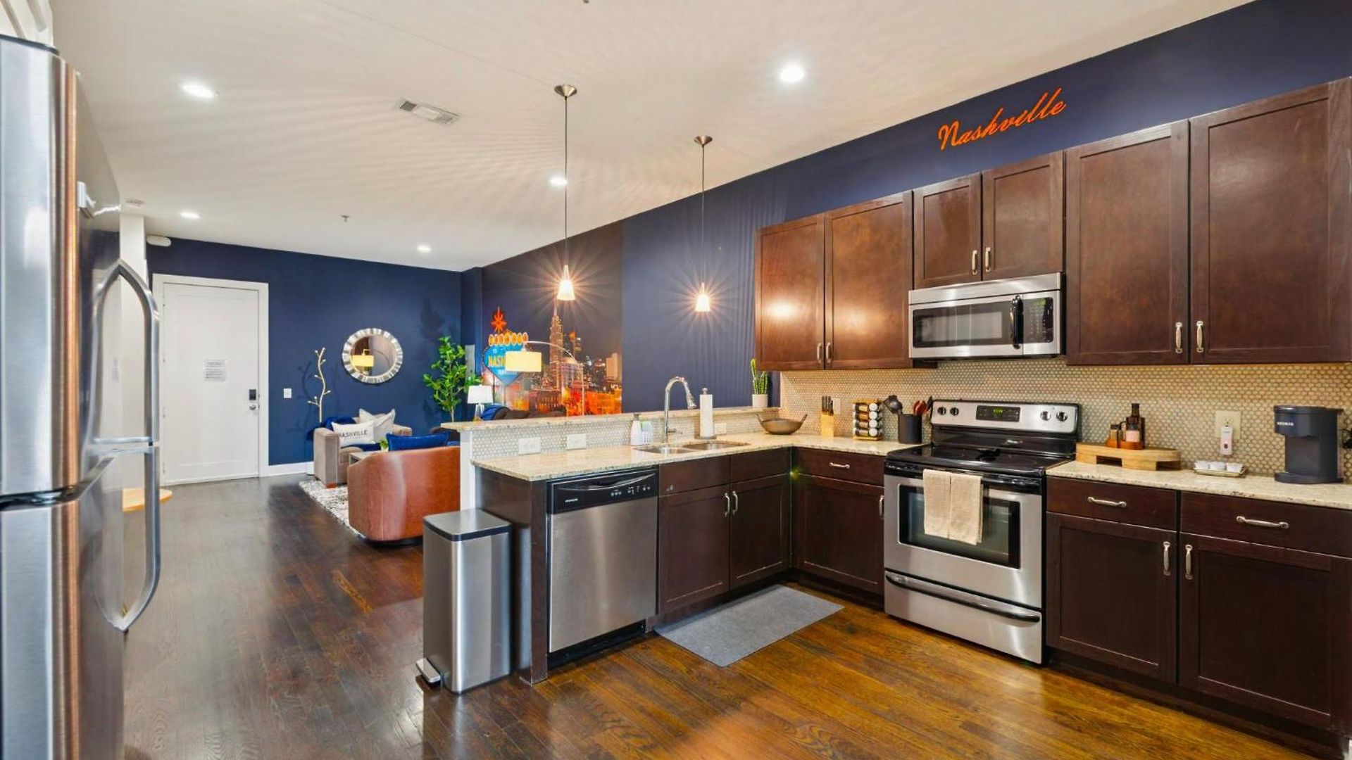 Fabulous Nashvegas Loft Retreat Near Vandy Off West End Mins To Broadway *
