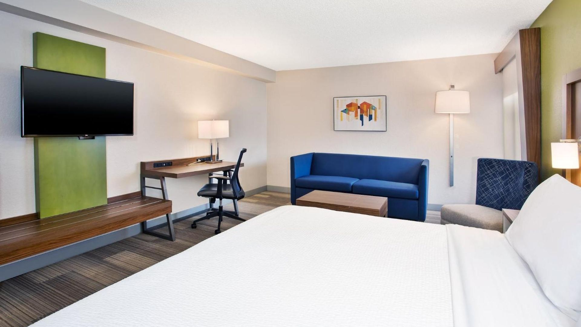 Express Airport By Ihg Hotel 3*