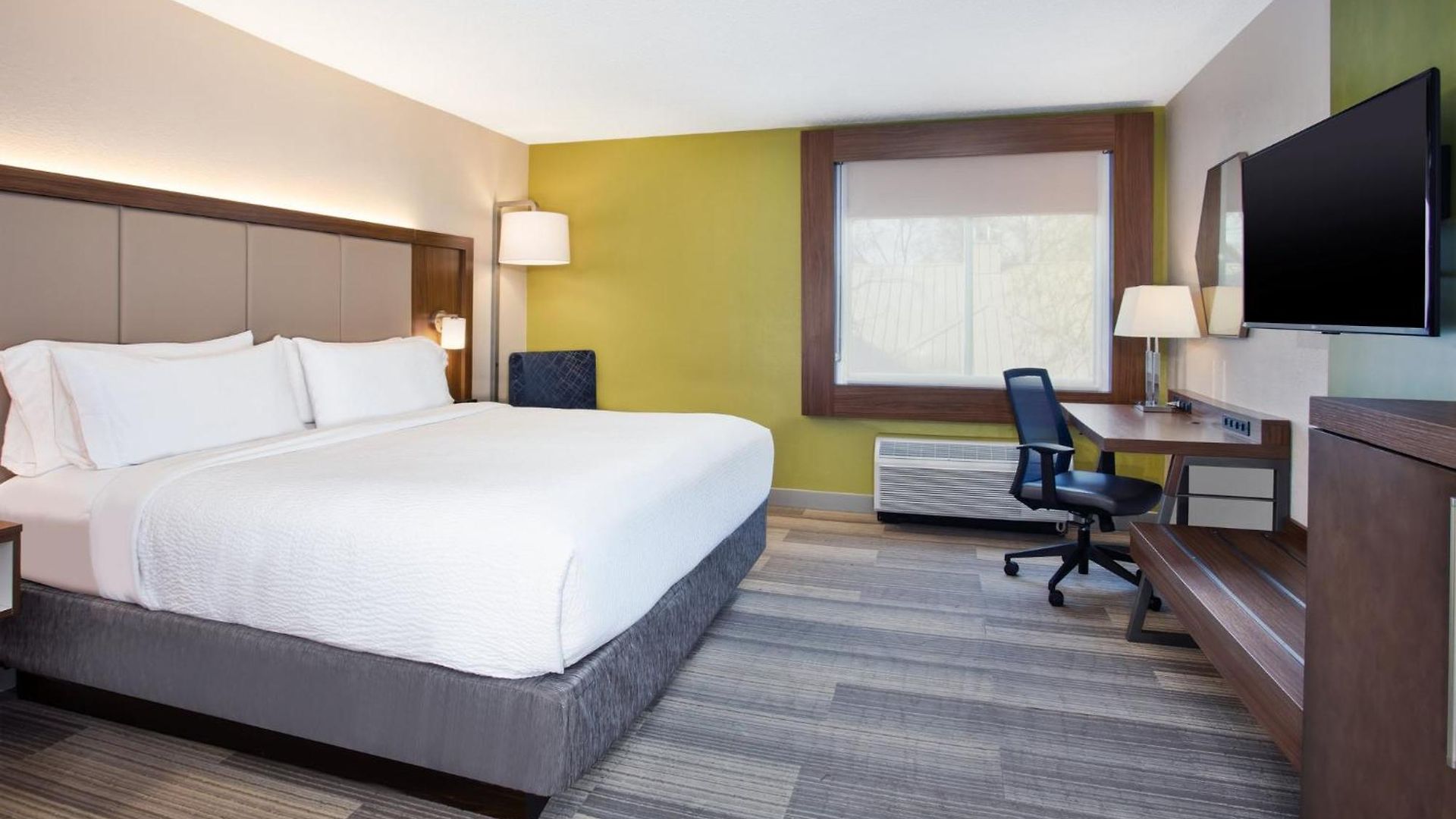 Hotel Express Airport By Ihg