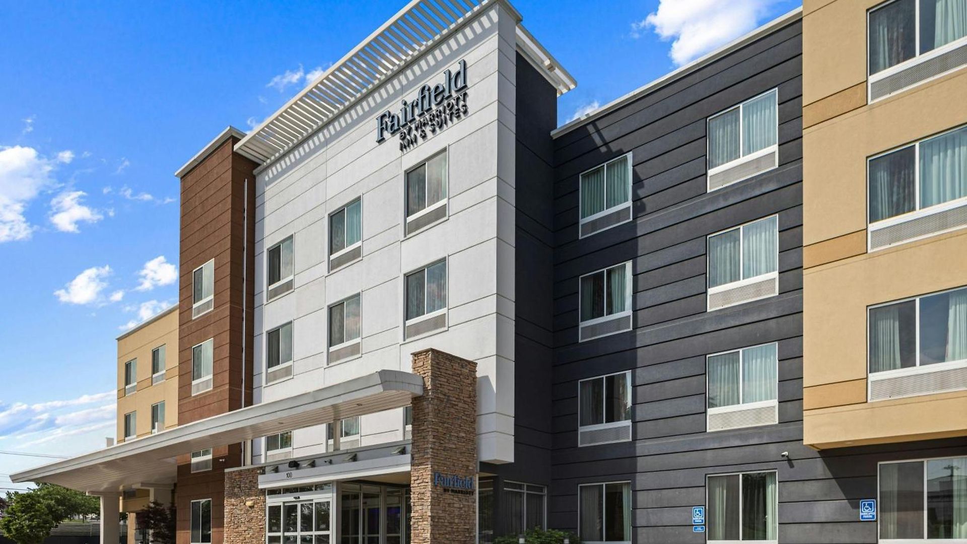 Fairfield & By Marriott Downtown-metrocenter 3*