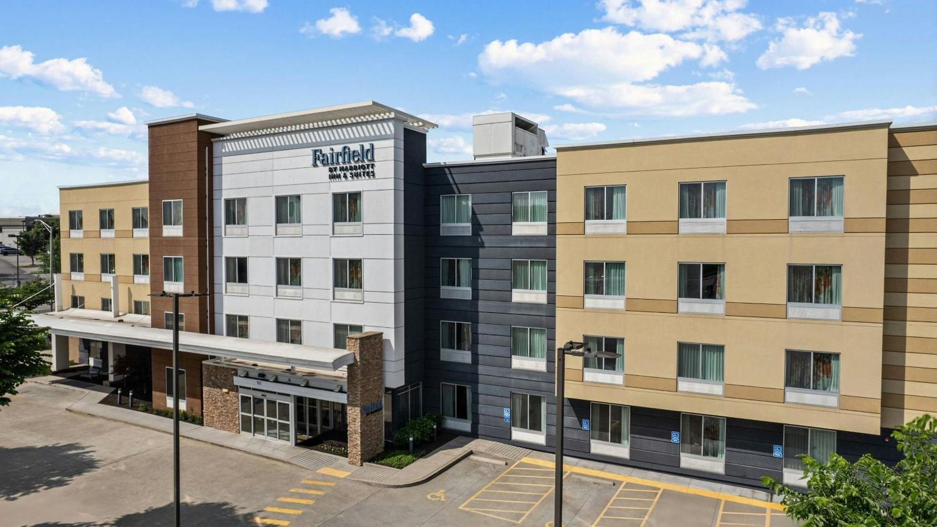 Fairfield & By Marriott Downtown-metrocenter Nashville