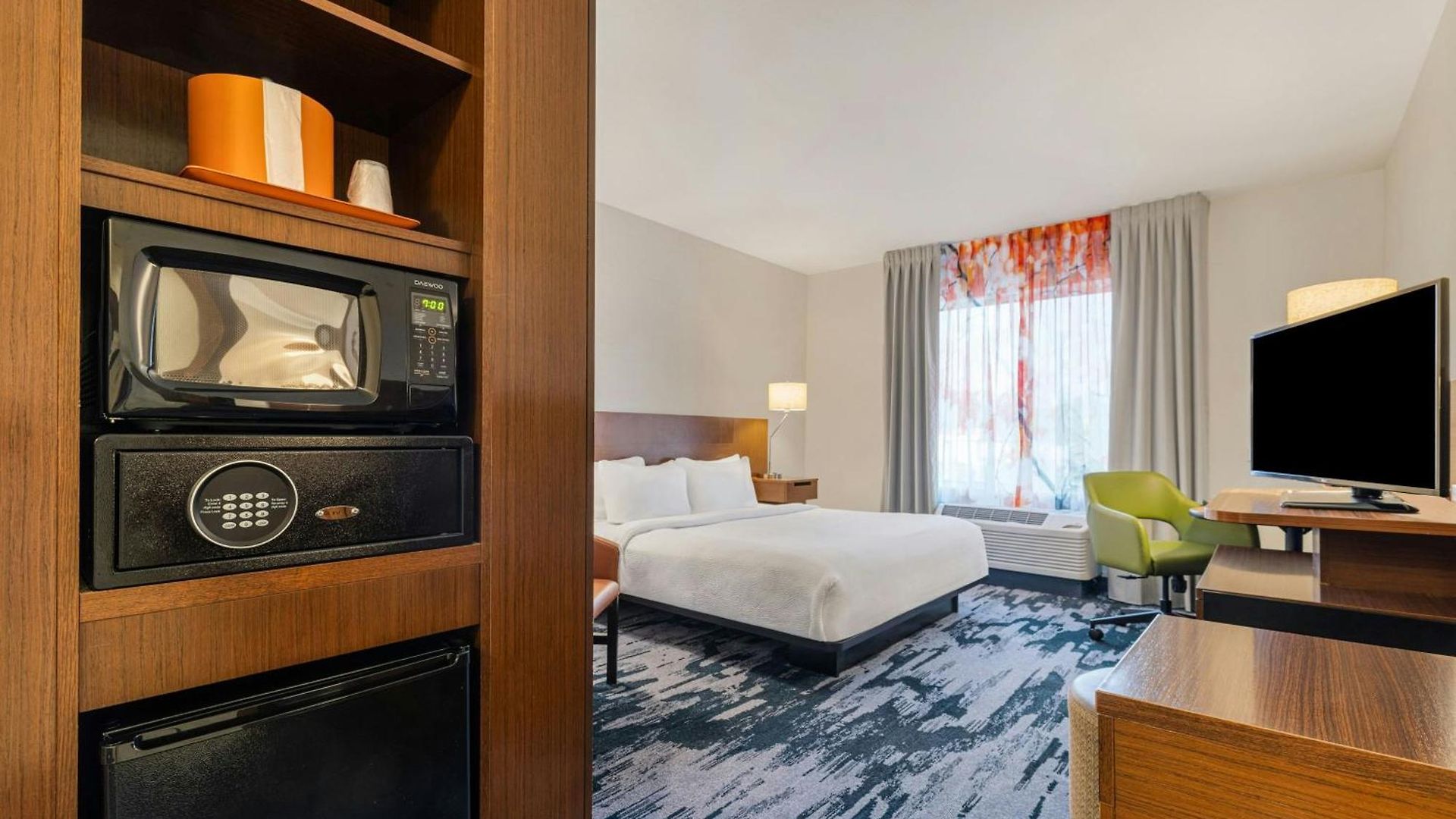Fairfield & By Marriott Downtown-metrocenter Hotel