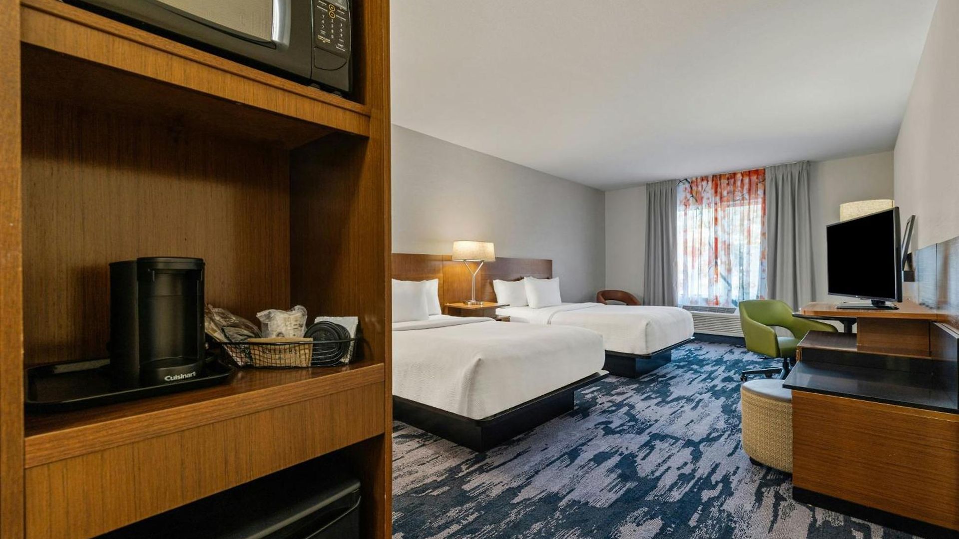 Fairfield & By Marriott Downtown-metrocenter