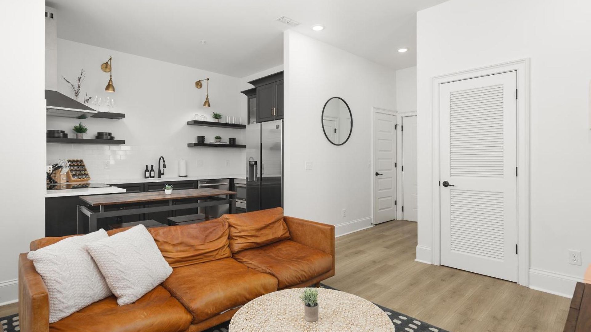 Apartment With Free Parking, 3 Mi Downtown & Stadium, By Coffee Nashville